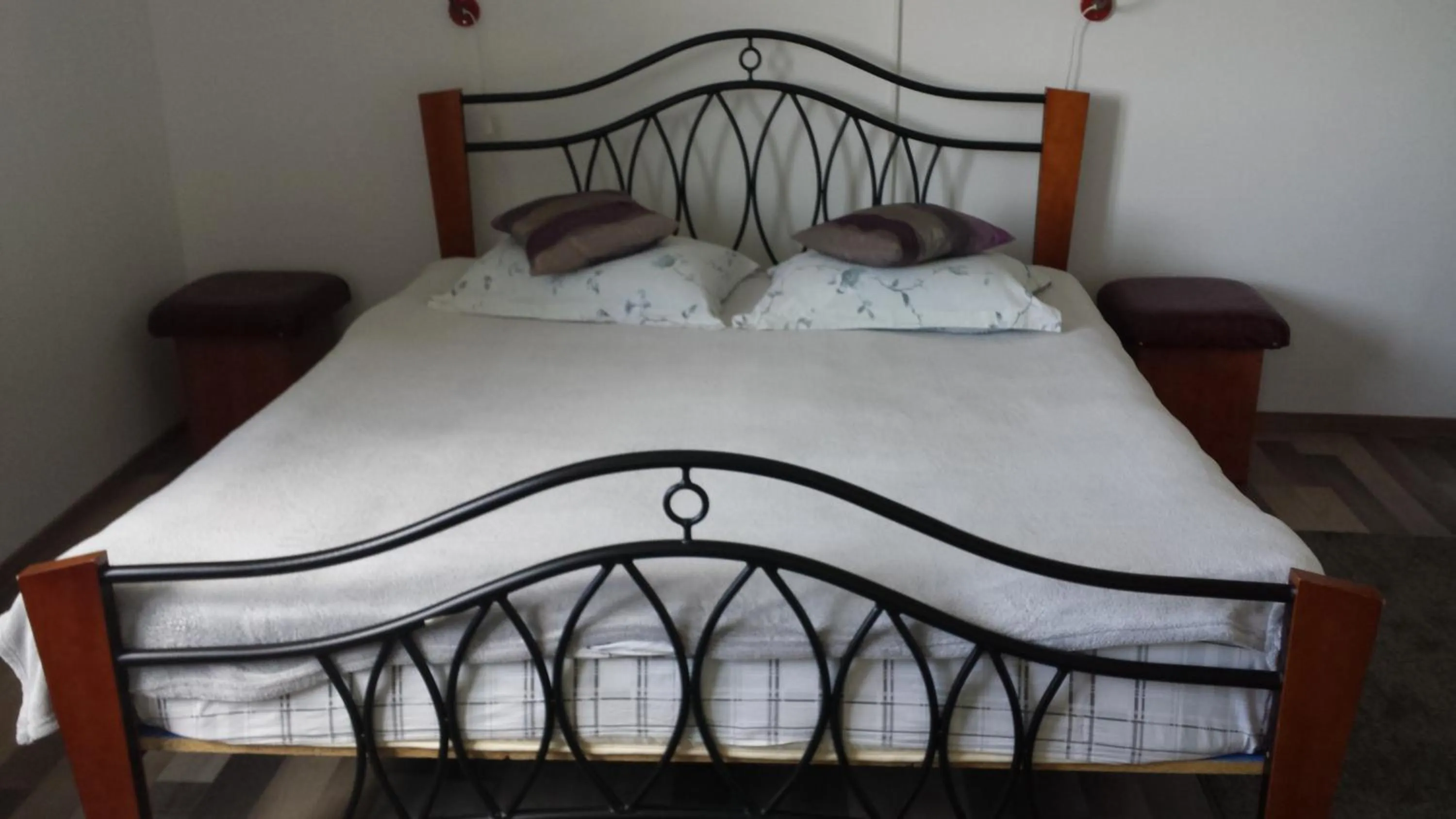 Bed in Motel Traffic