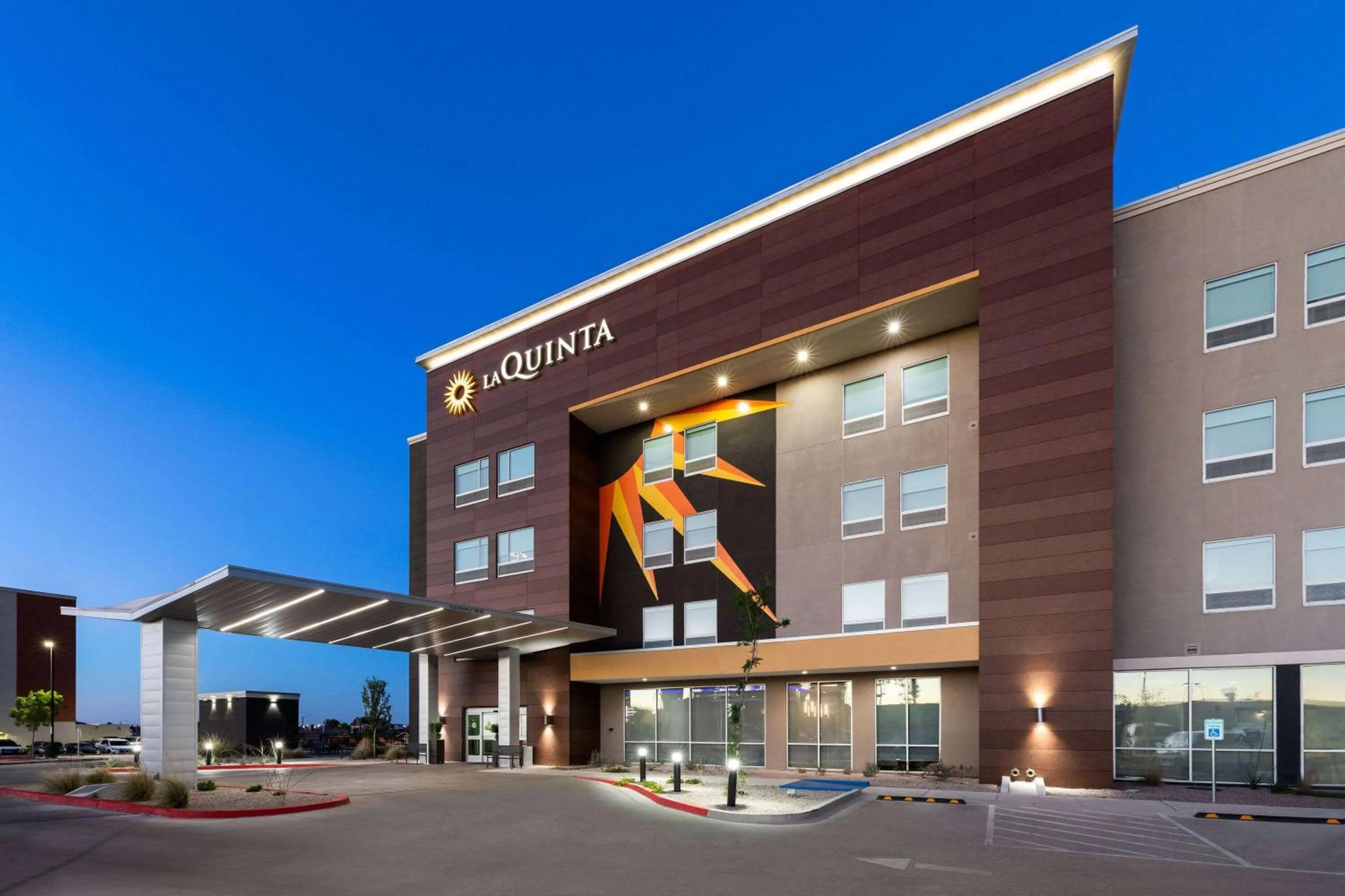 Property building in La Quinta Inn & Suites by Wyndham El Paso East Loop-375