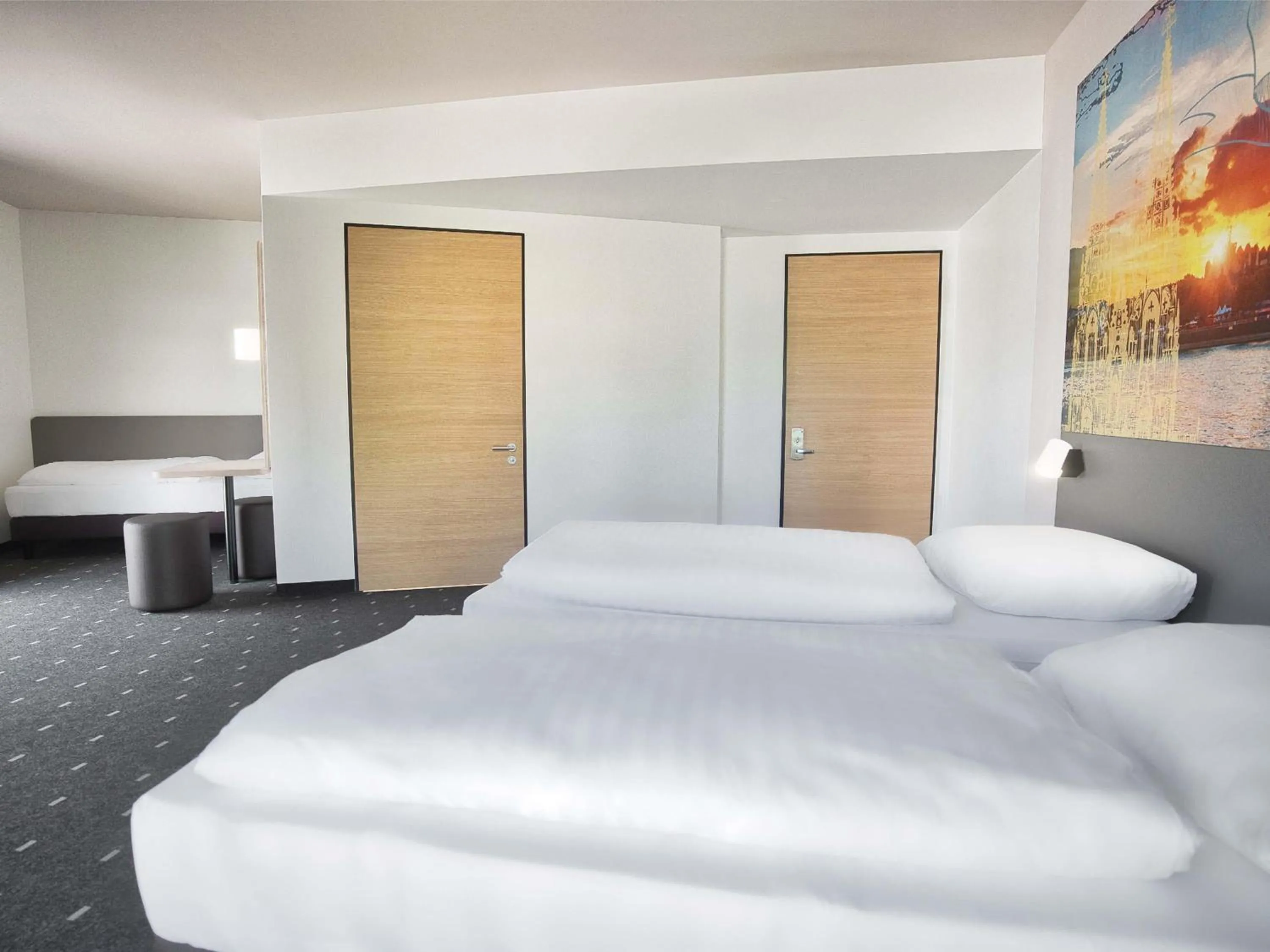 Photo of the whole room, Bed in B&B Hotel Köln-City