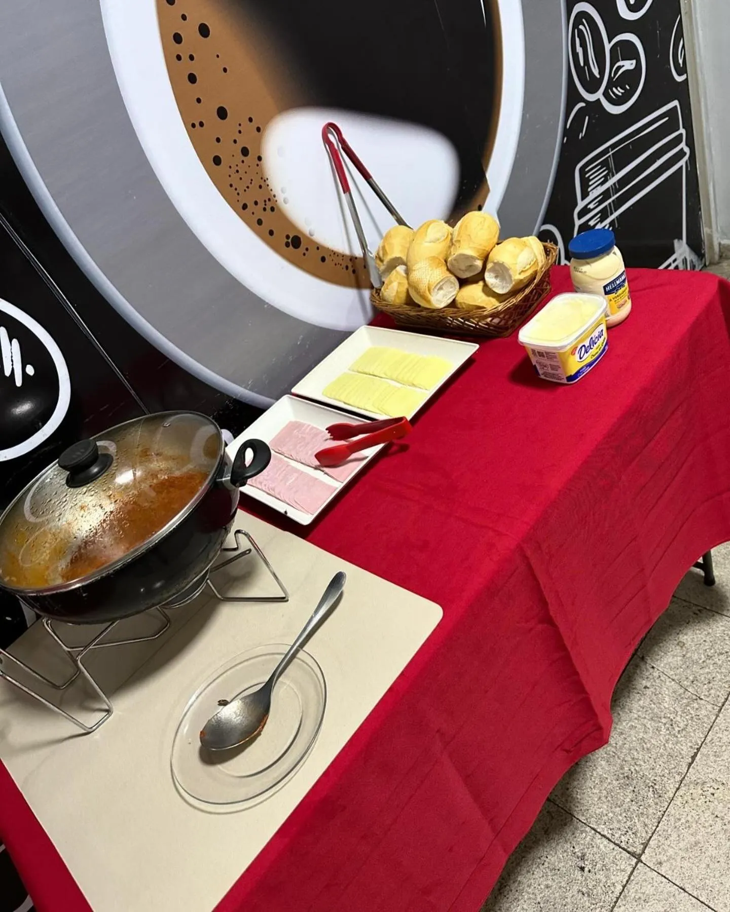 Food in Hotel Vitrine