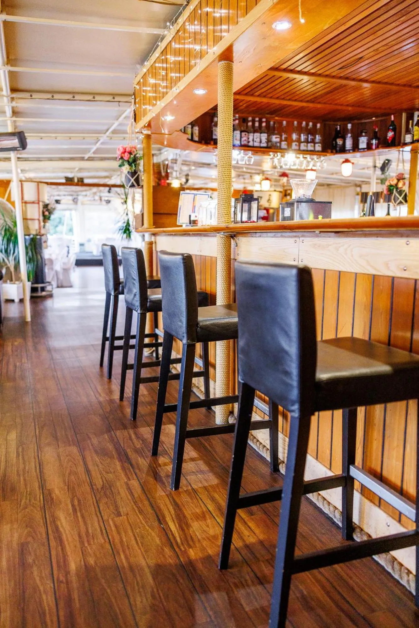 Lounge or bar in Botel Marina