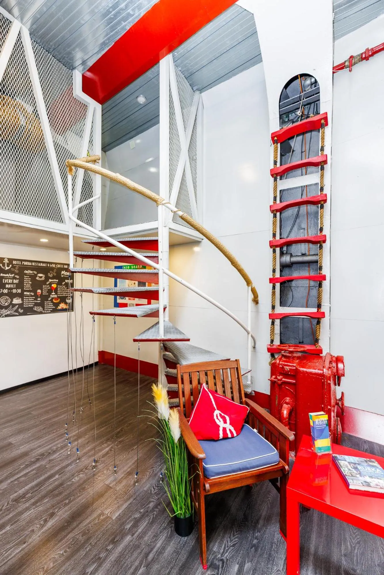 Lobby or reception in Botel Marina