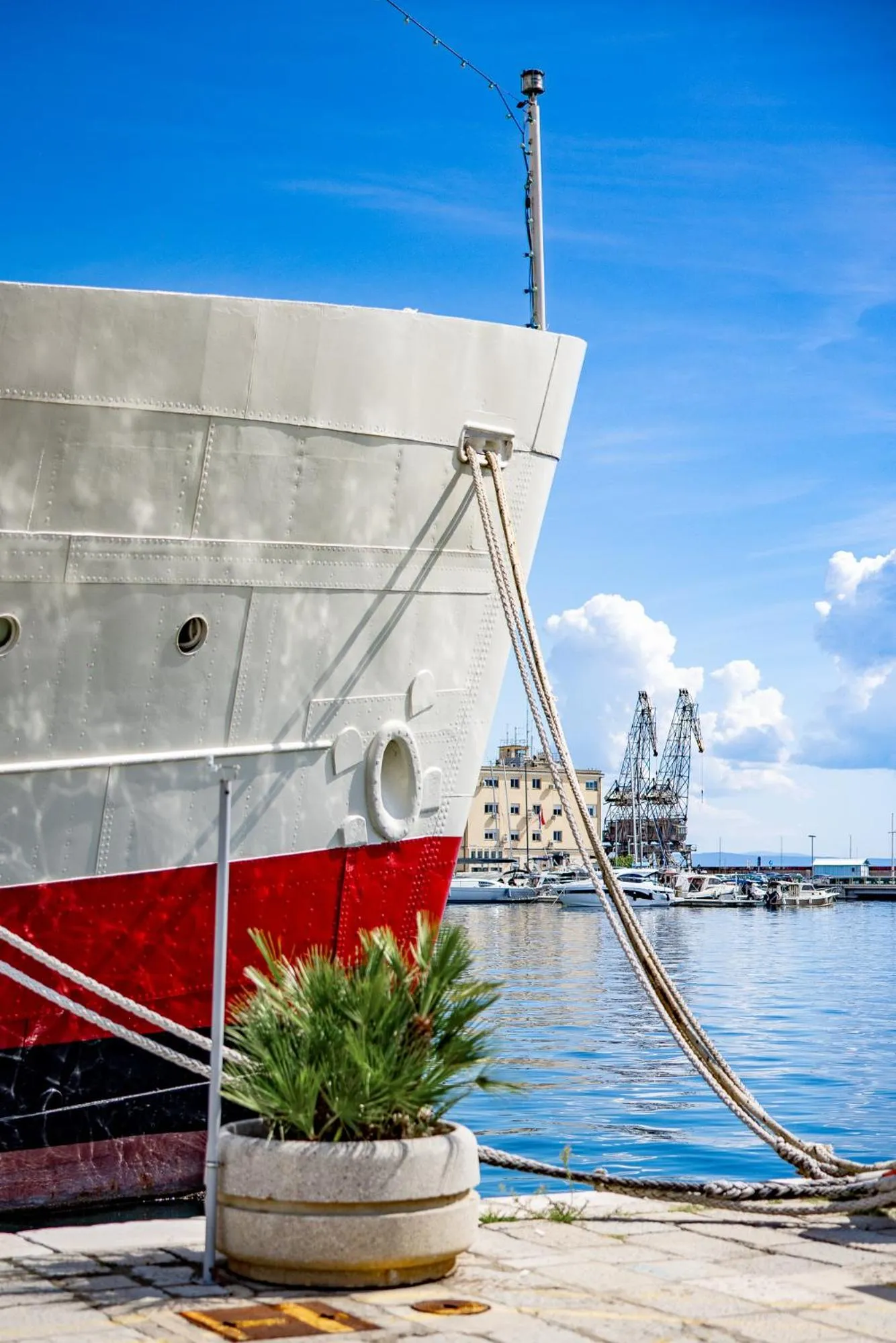 Property building in Botel Marina