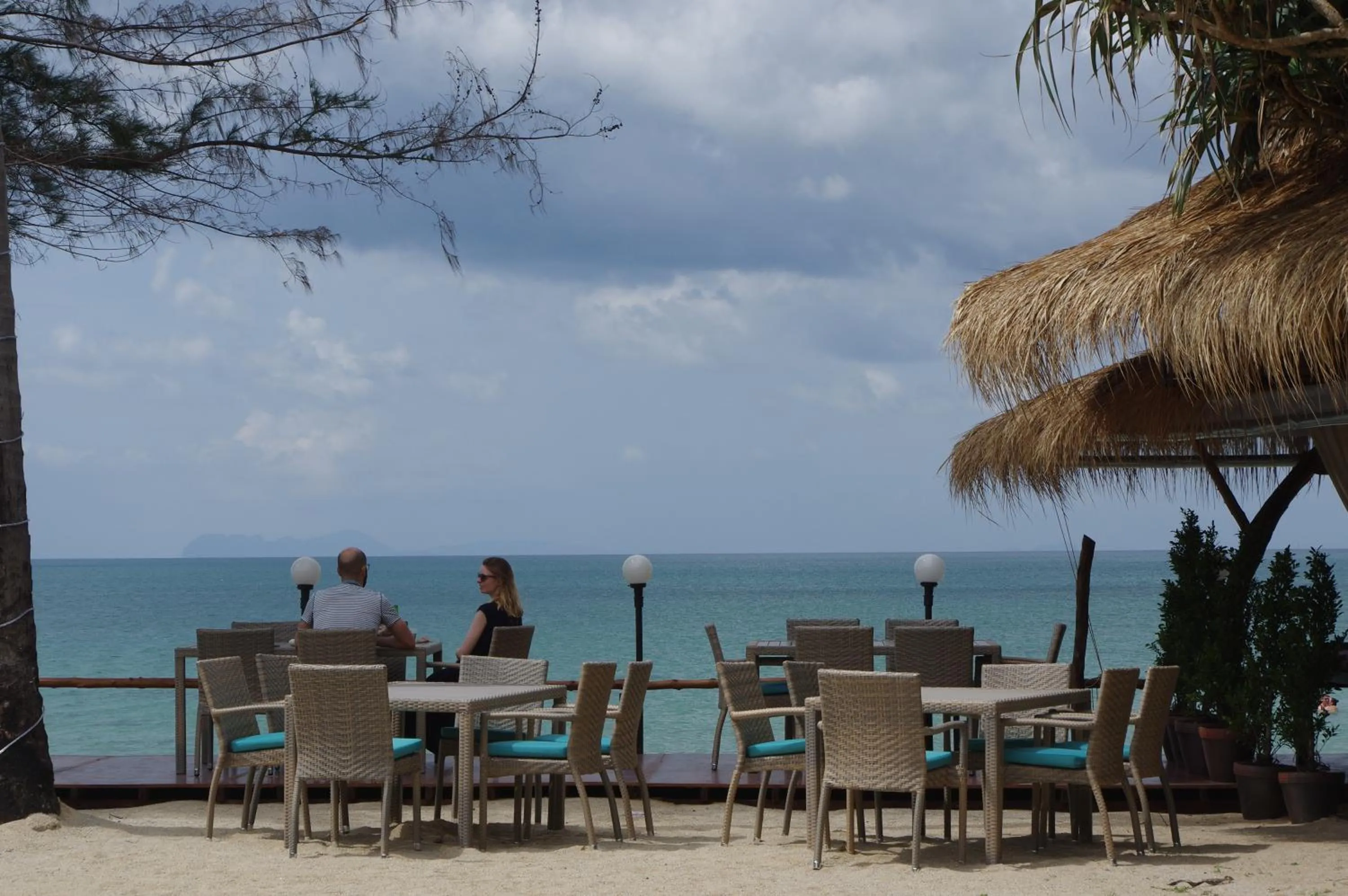 Restaurant/places to eat in Thai House Beach Resort