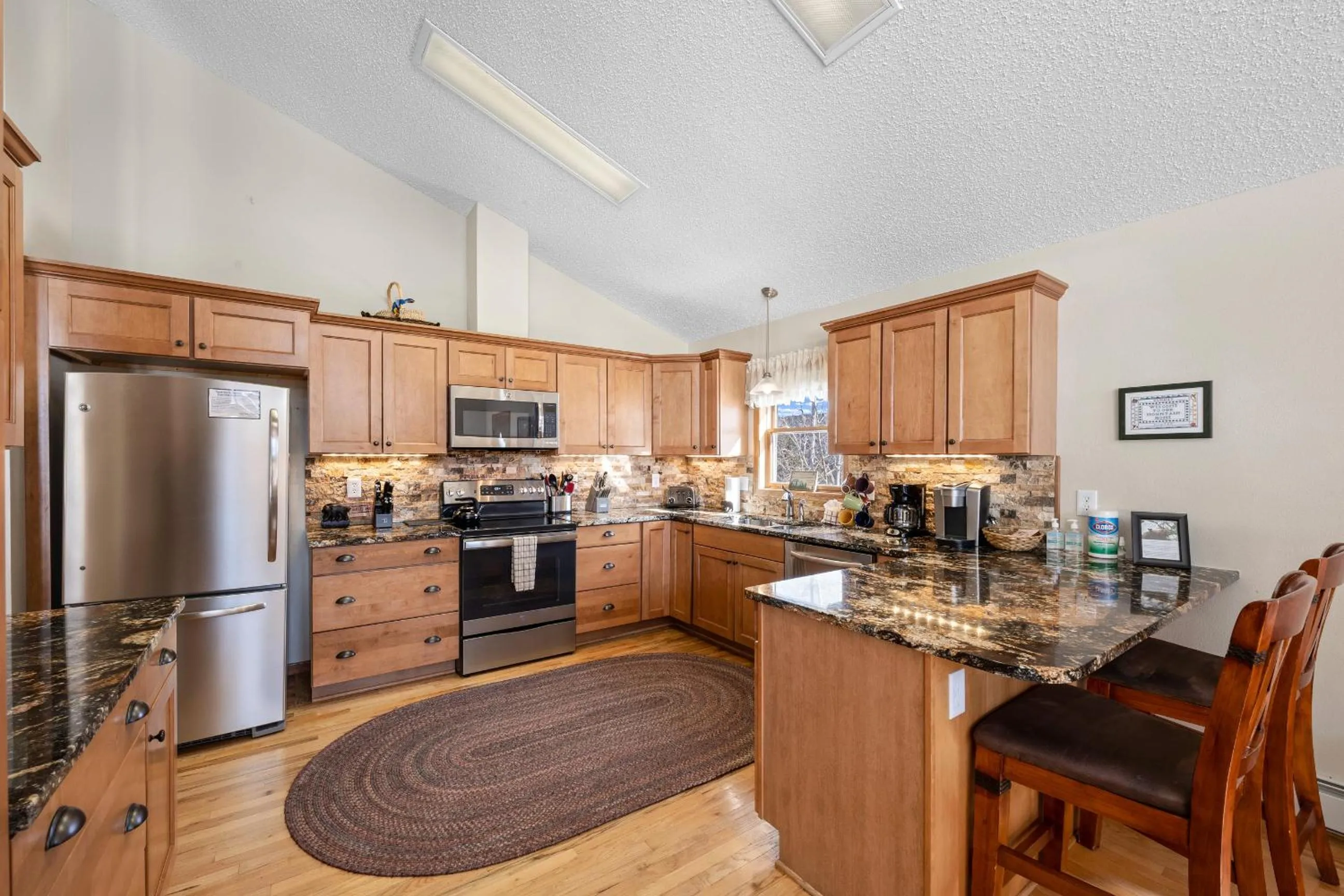 Lily Mountain Lodge - Amazing Mountains Views, Private Hot Tub, Great Location