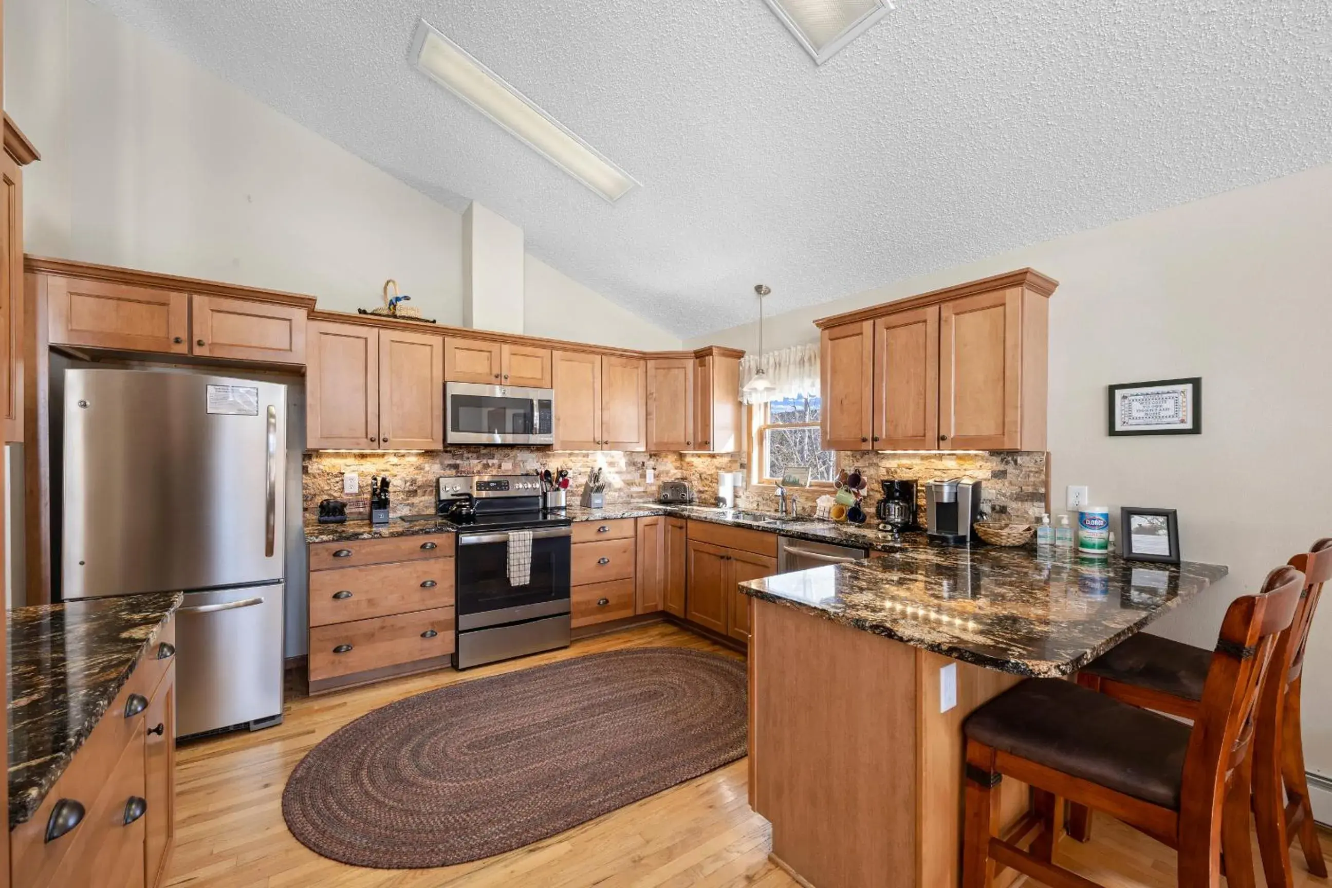 Lily Mountain Lodge - Amazing Mountains Views, Private Hot Tub, Great Location Lily Mountain Lodge - Amazing Mountains Views, Private Hot Tub, Great Location