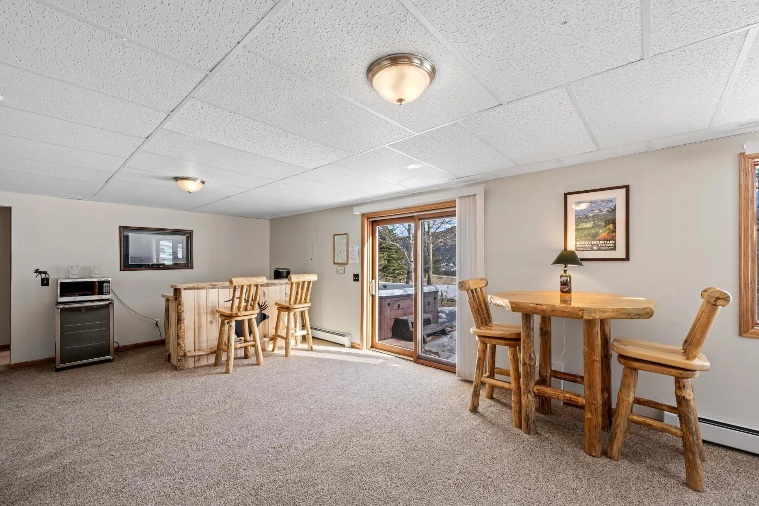 Lily Mountain Lodge - Amazing Mountains Views, Private Hot Tub, Great Location