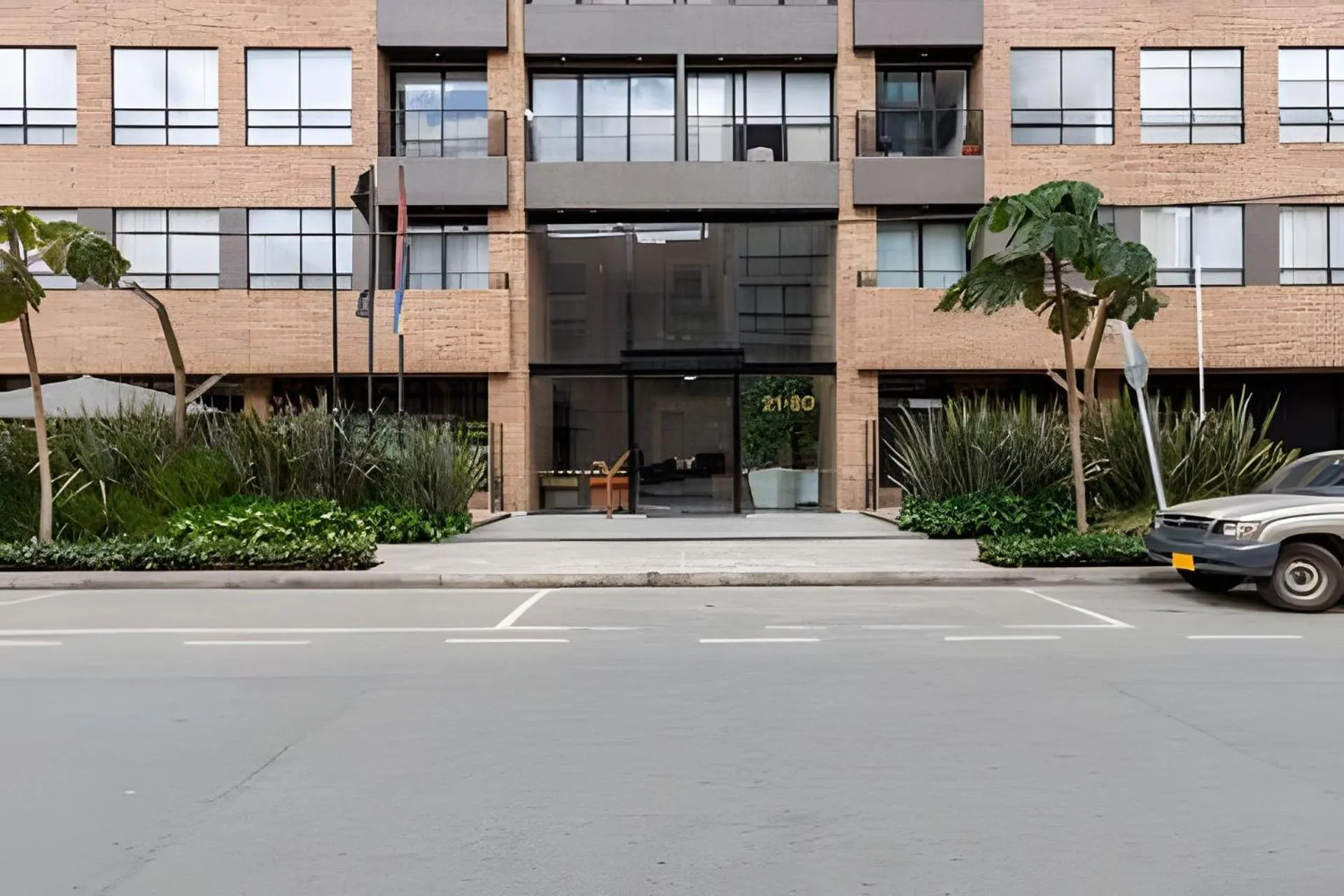 Facade/entrance in Edificio Morph Chico