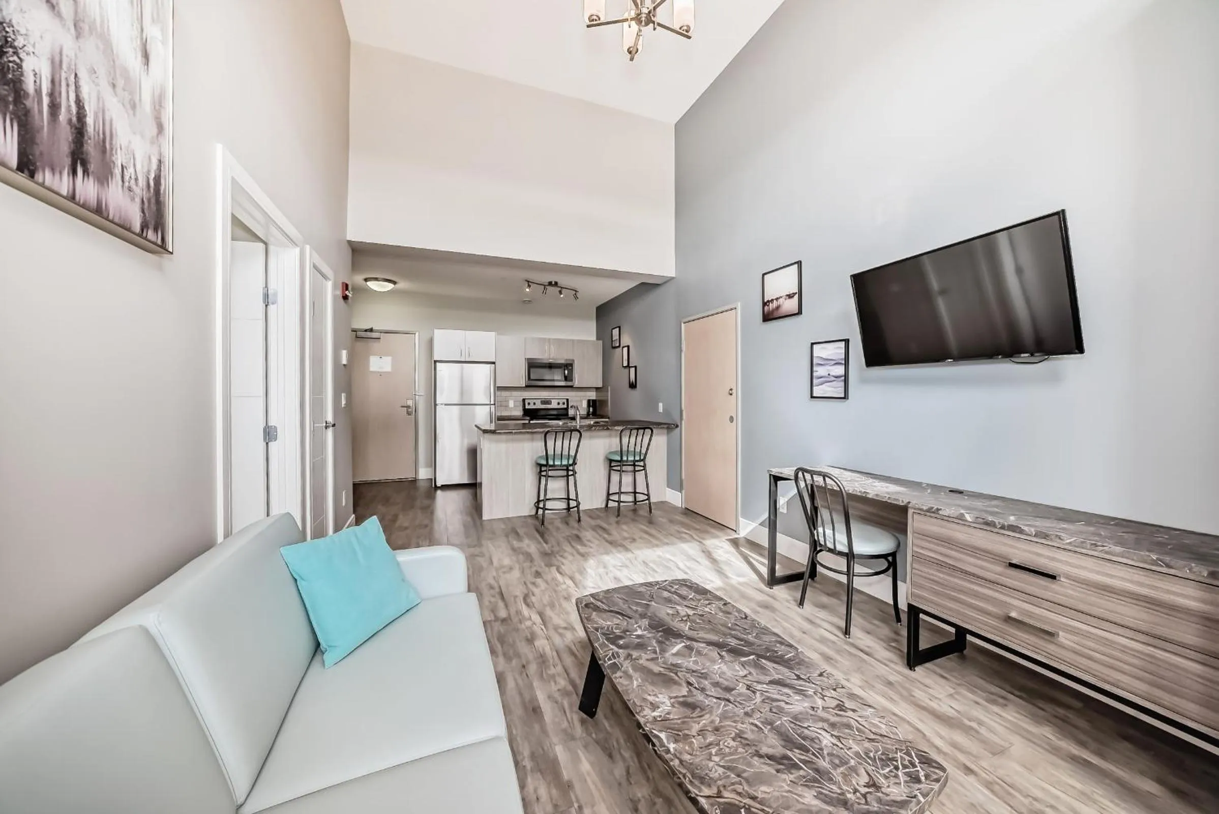 TV and multimedia in The Suites, INN Hotels