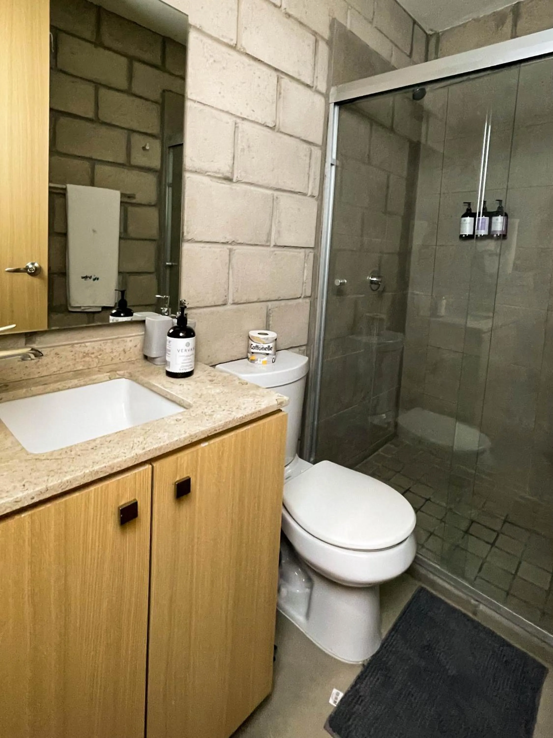 Shower in Tribu Centro Histórico