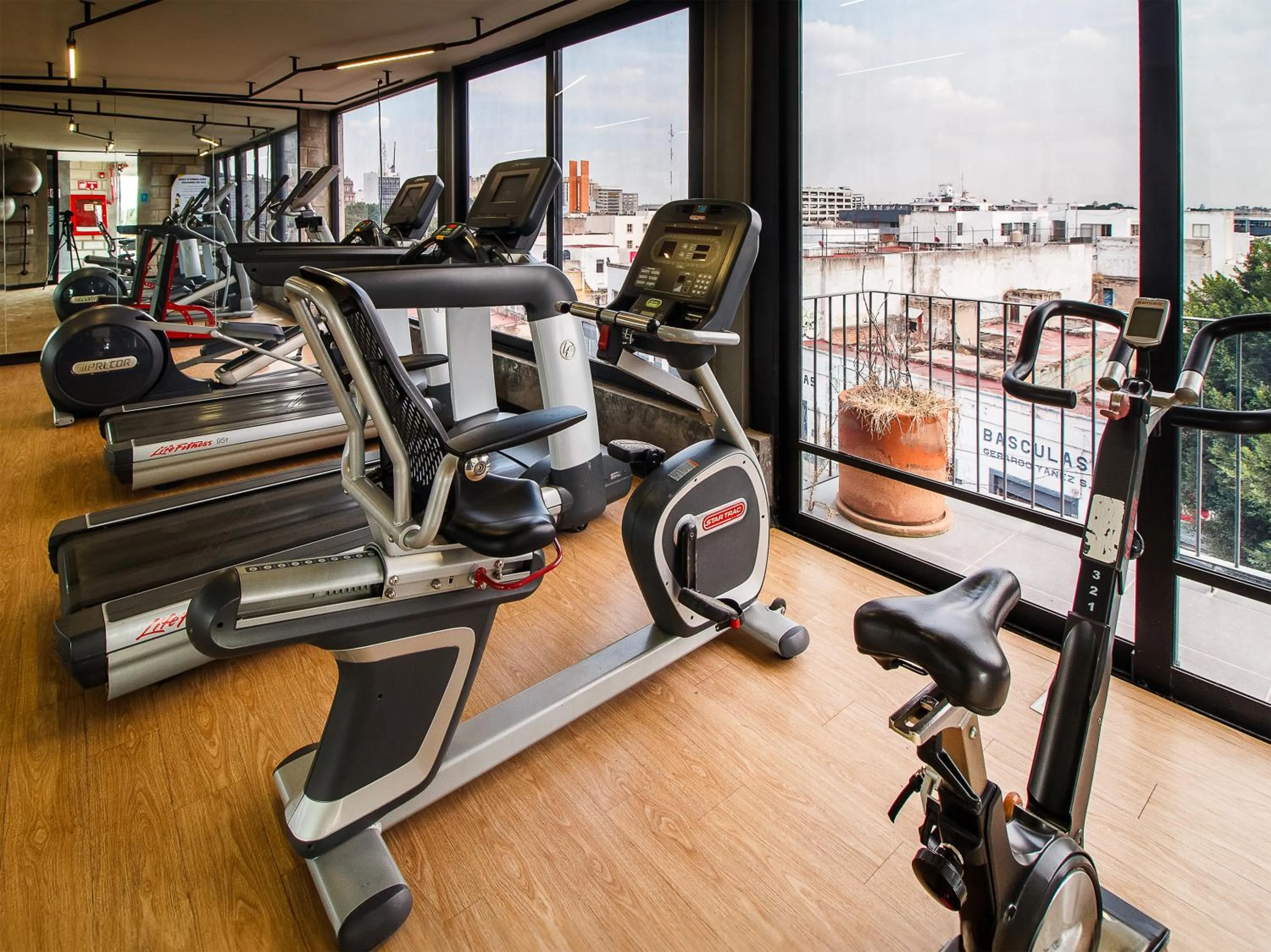 Fitness centre/facilities in Tribu Centro Histórico