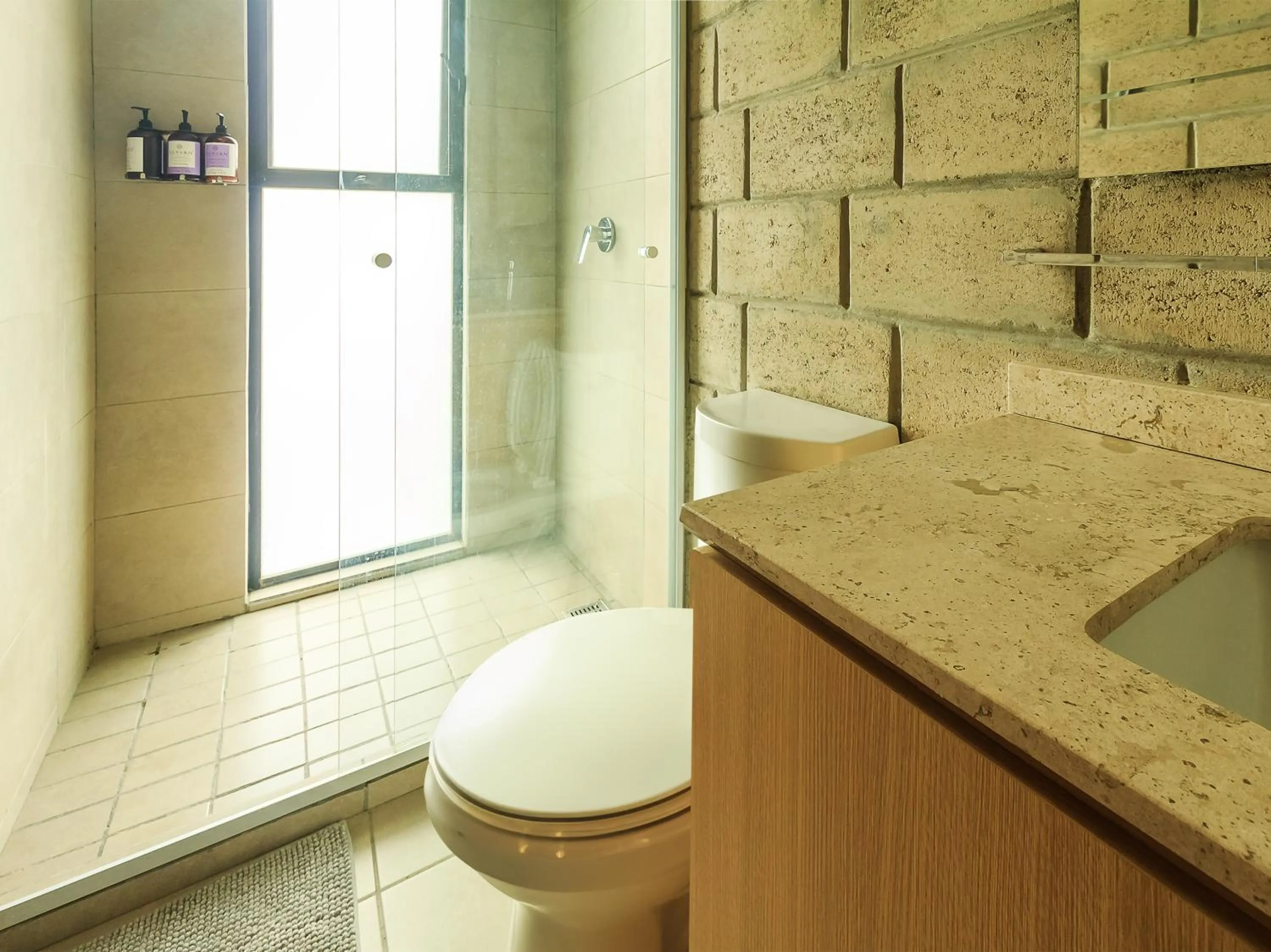 Toilet in Tribu Centro Histórico