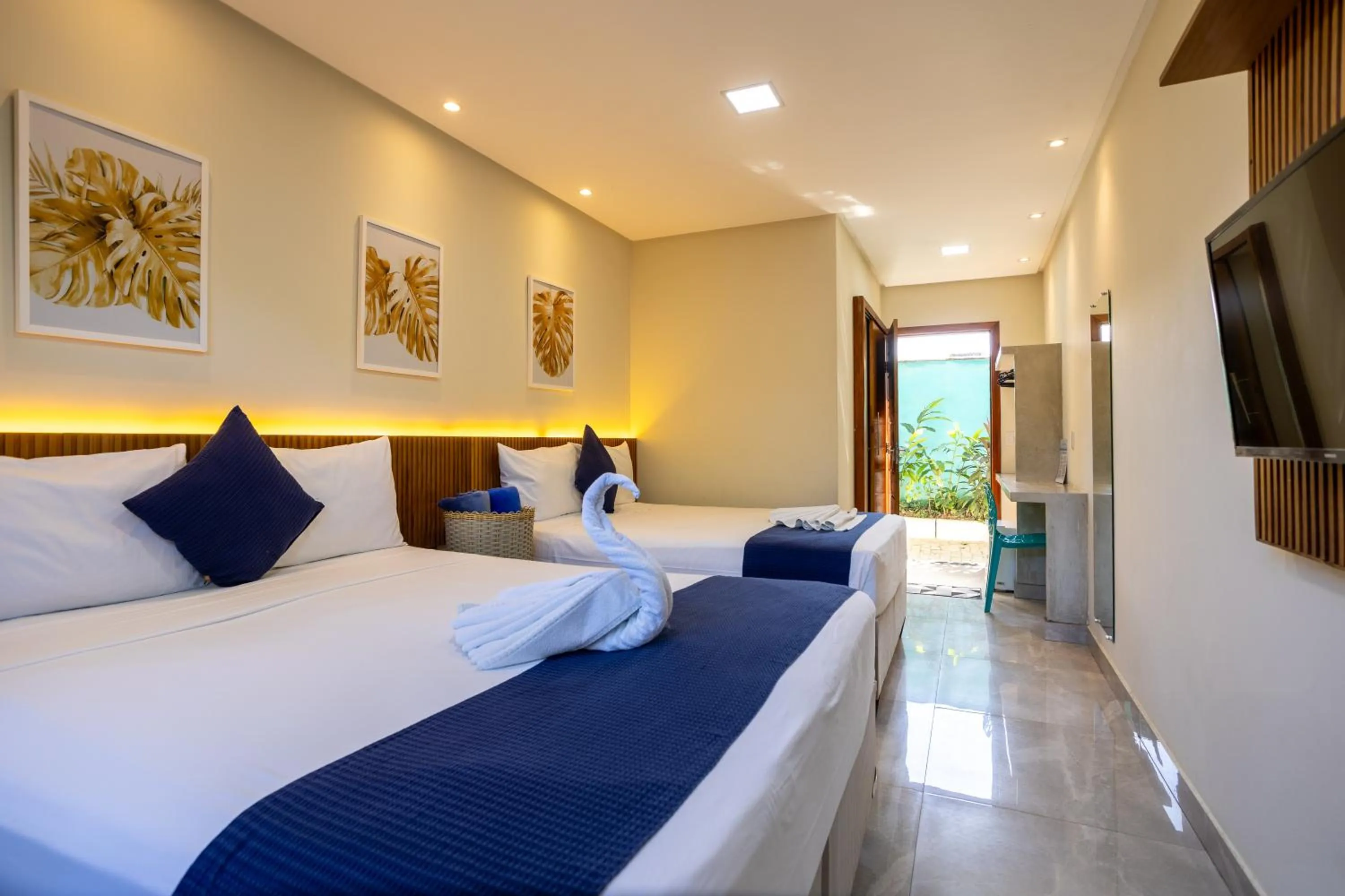 Bedroom, Bed in Santorini Beach Hotel