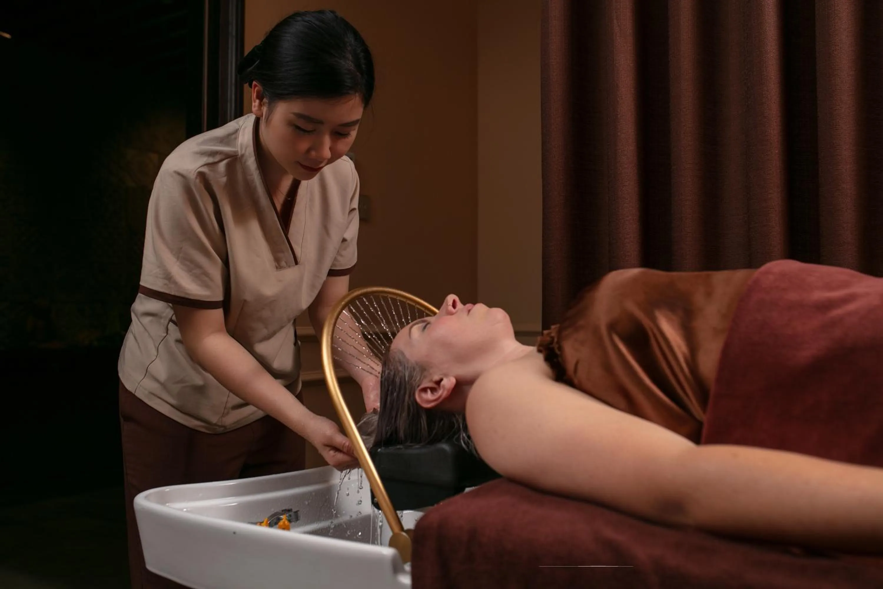 Massage in LeaH Silk Hotel