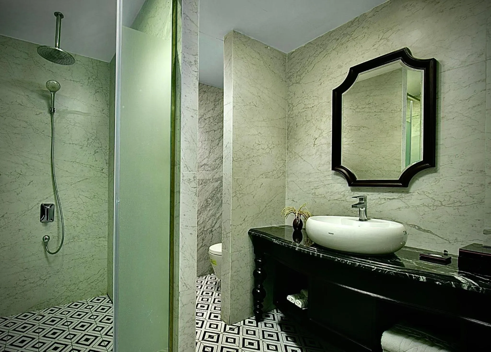 Bathroom in LeaH Silk Hotel