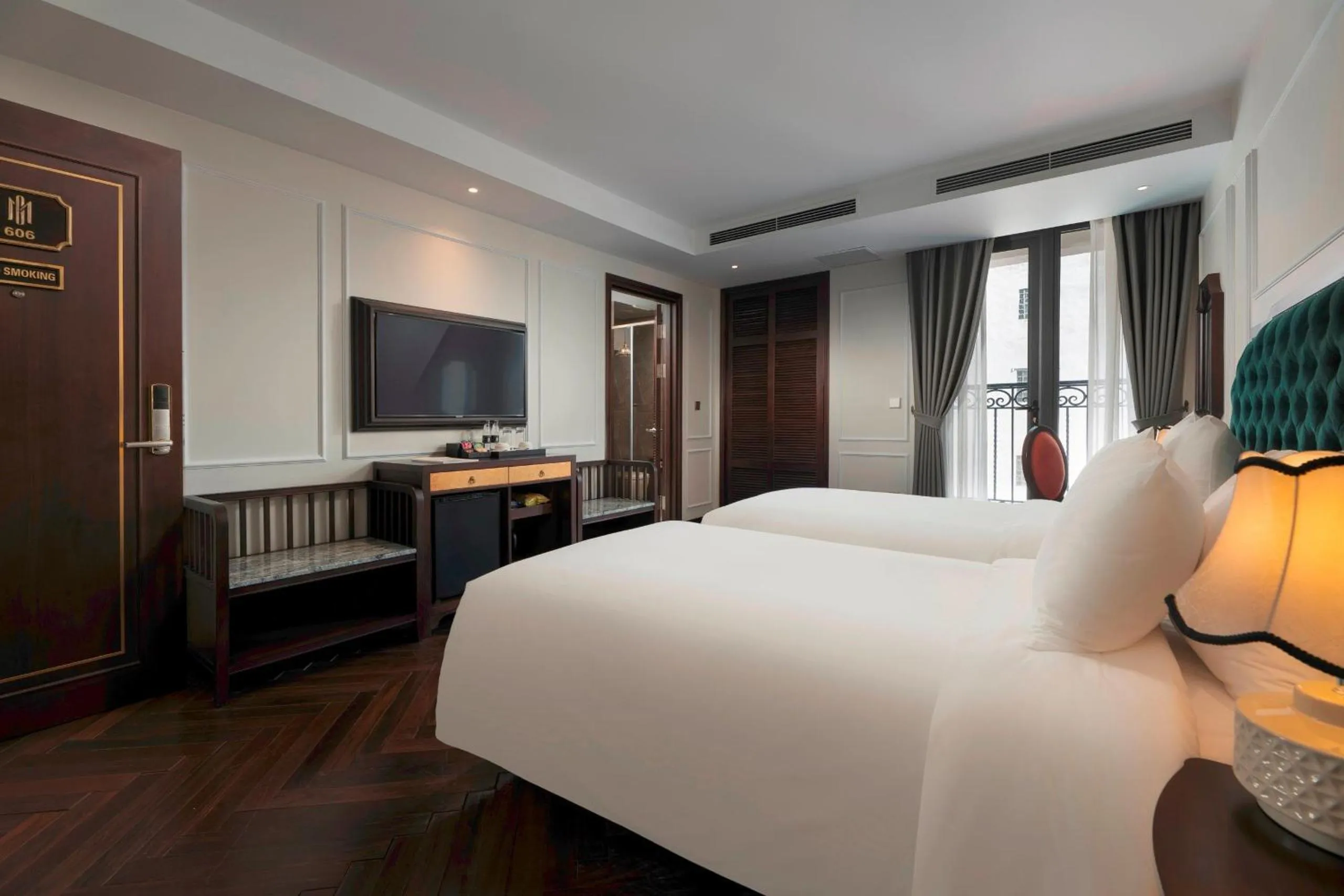 Bedroom, Bed in LeaH Silk Hotel