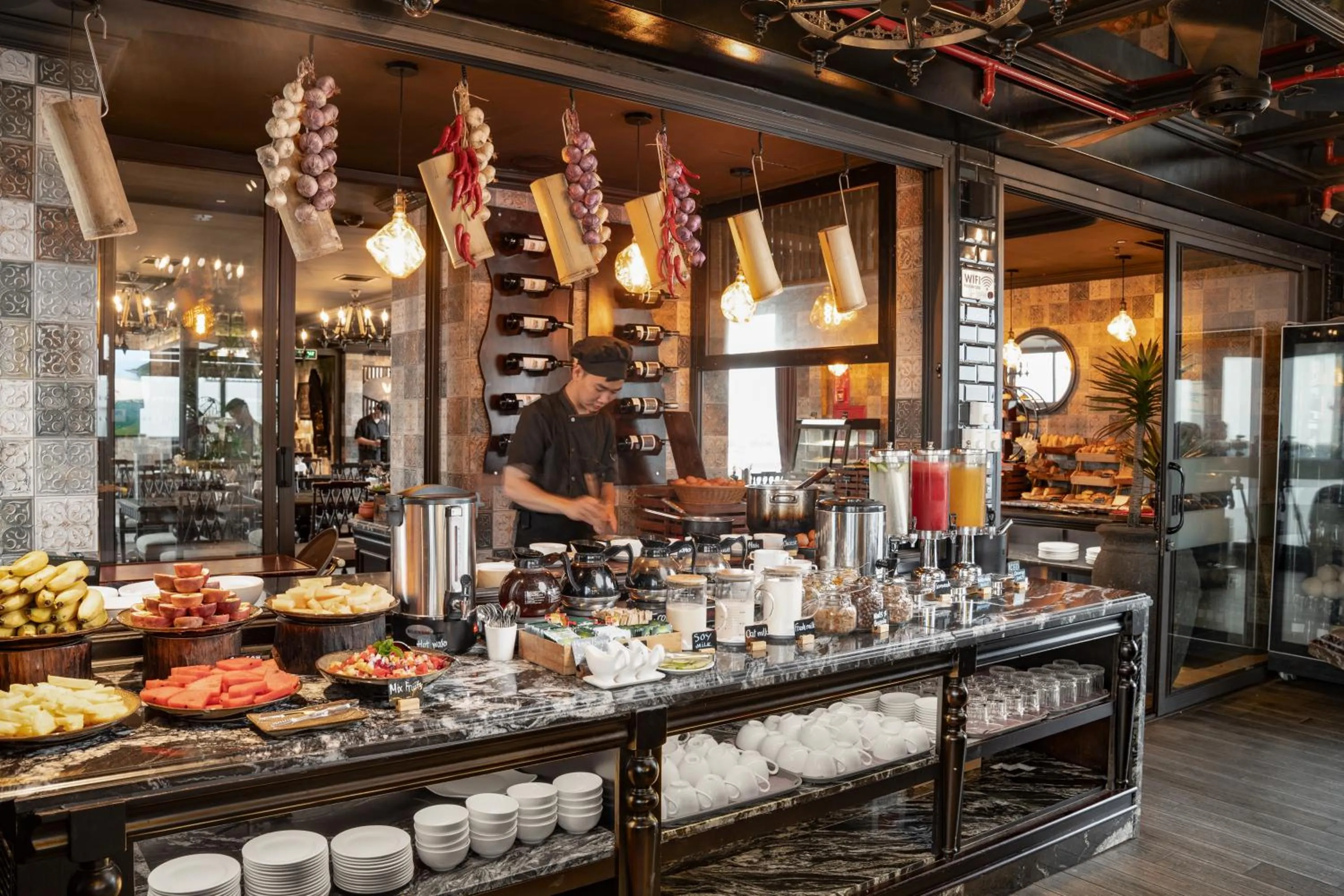 Restaurant/places to eat in GM Premium Hotel