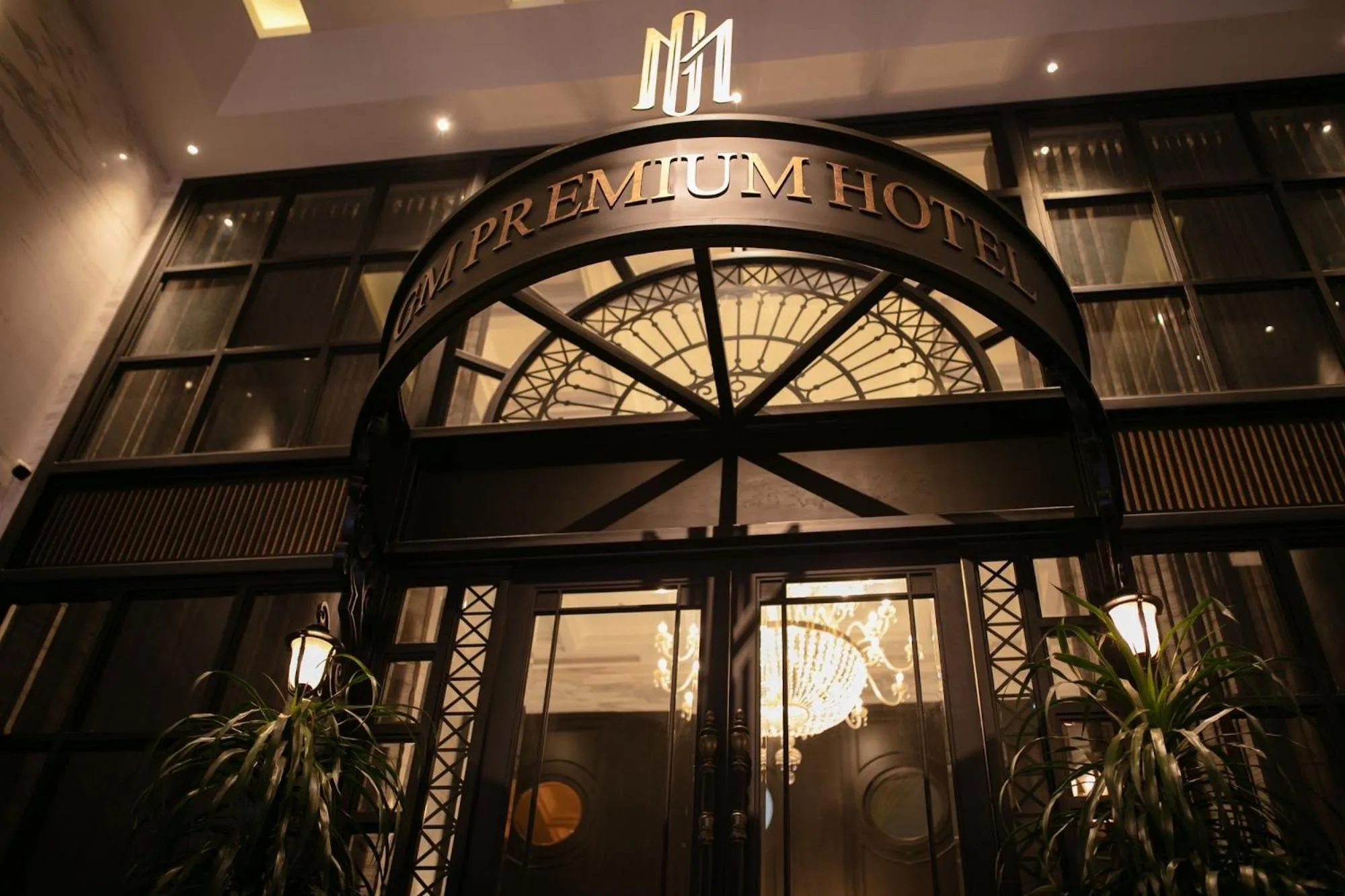 Facade/entrance in LeaH Silk Hotel