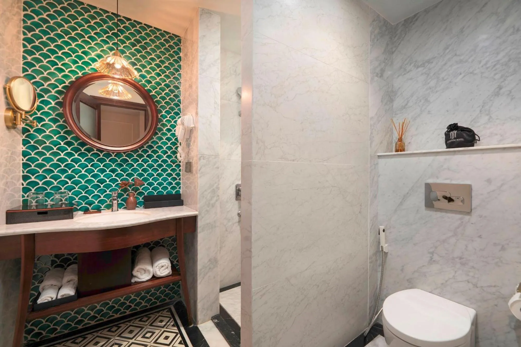 Bathroom in LeaH Silk Hotel