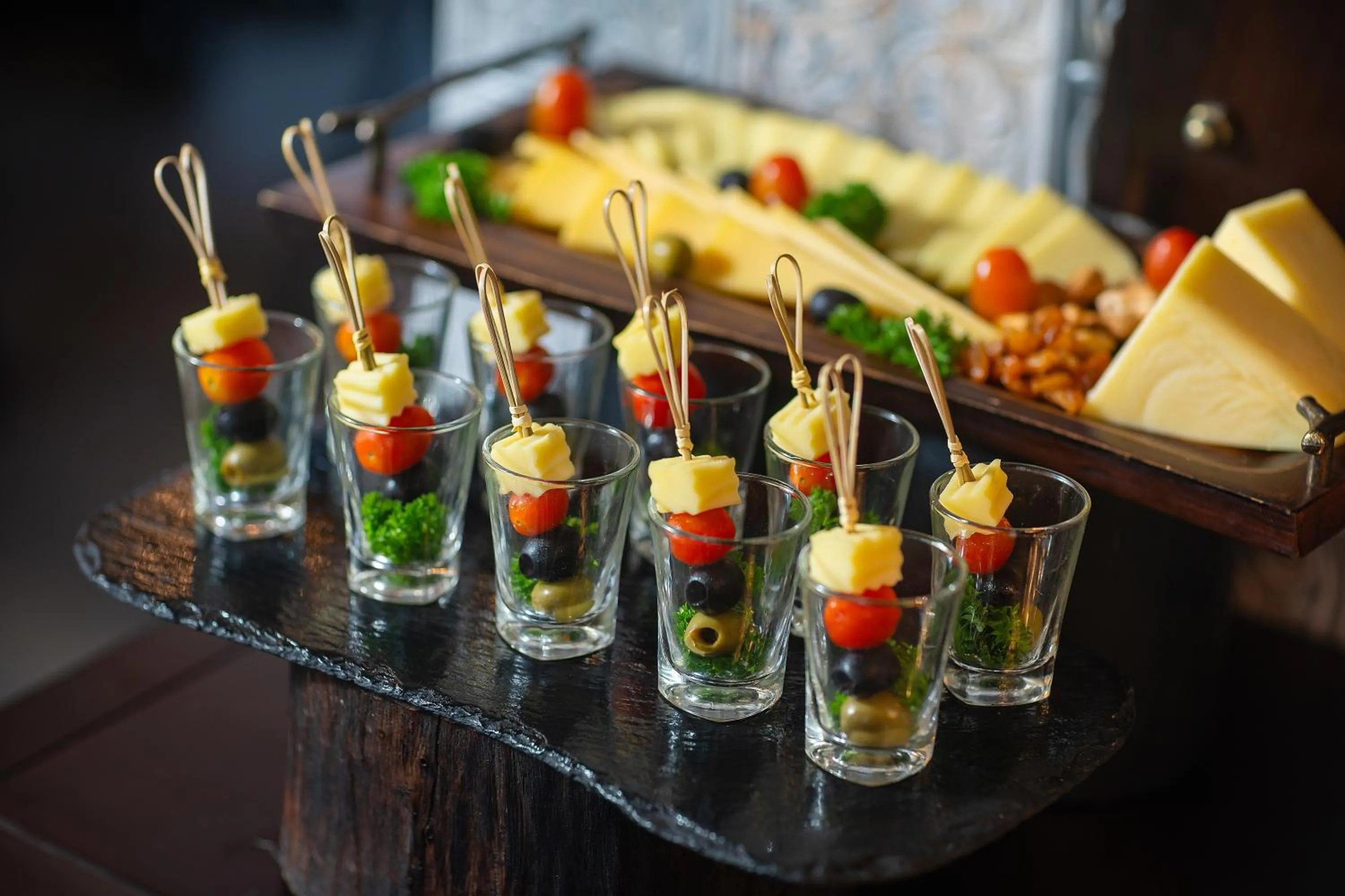 Restaurant/places to eat in LeaH Silk Hotel