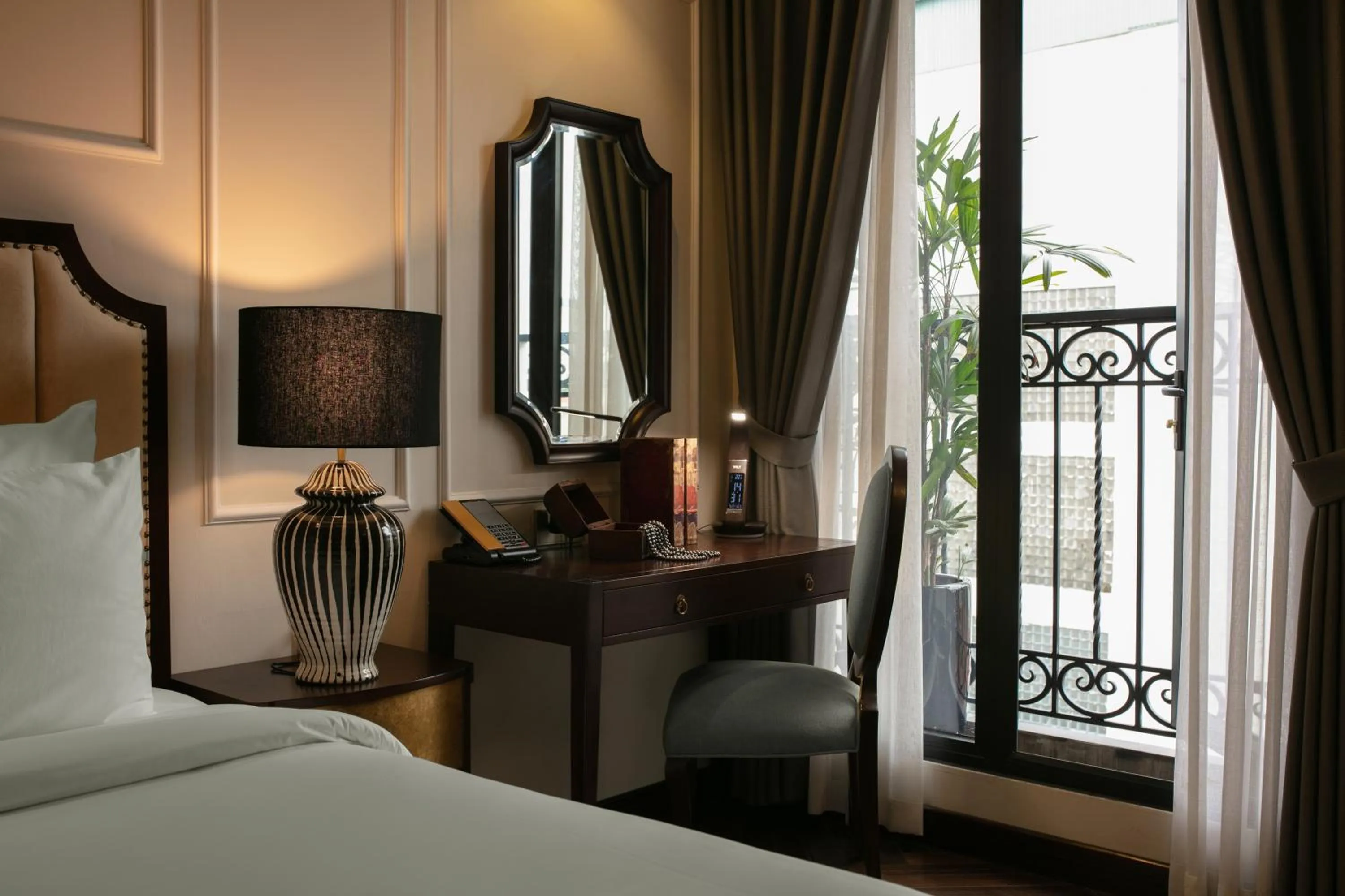 View (from property/room), Bed in LeaH Silk Hotel