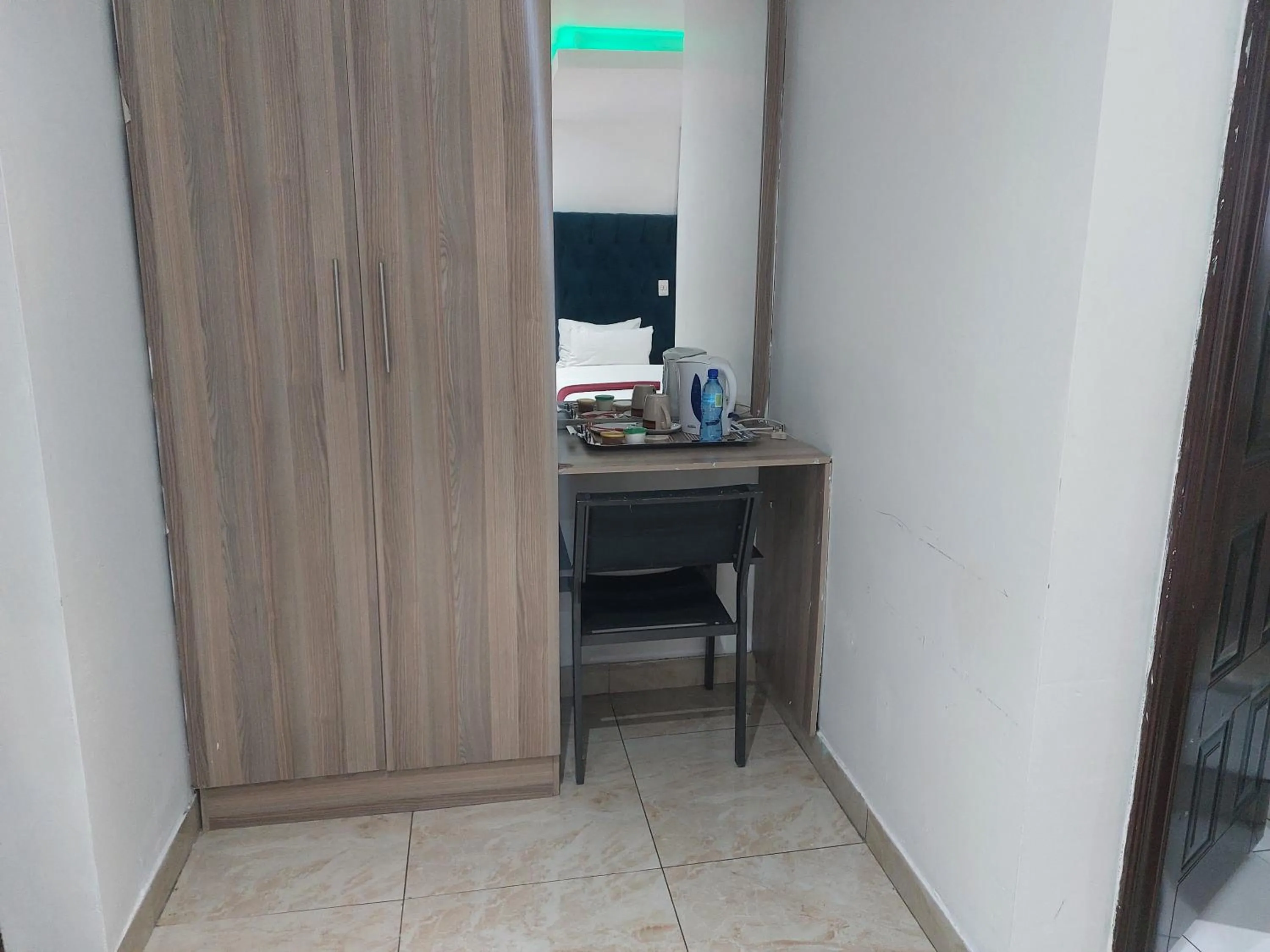 wardrobe in Gold Crown International Hotel Johannesburg