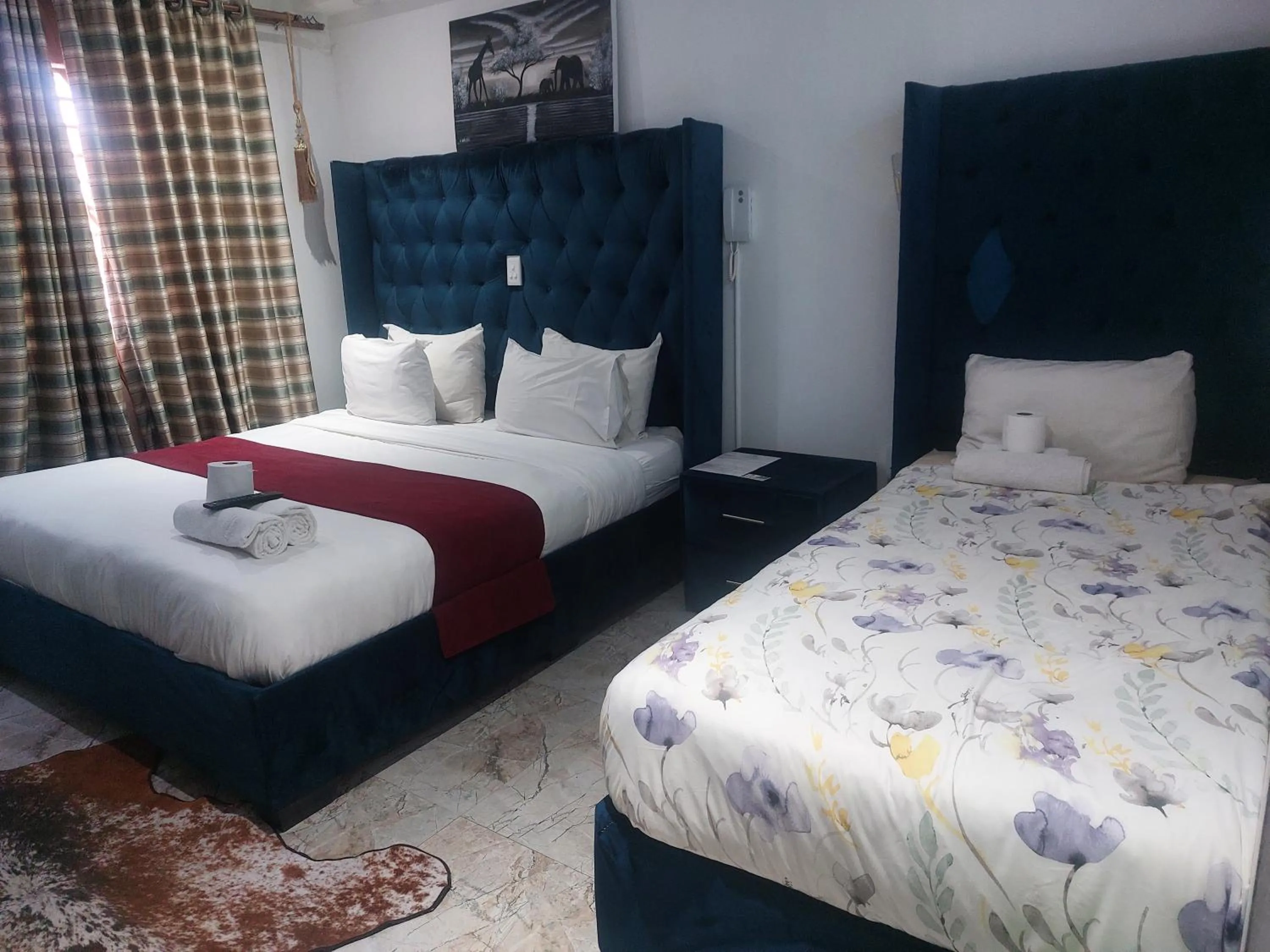 Bed in Gold Crown International Hotel Johannesburg