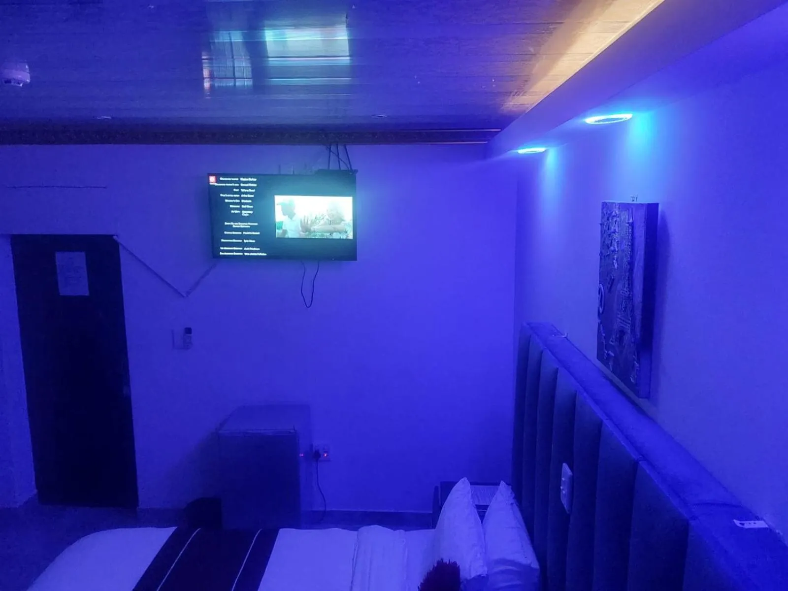 Bed in Gold Crown International Hotel Johannesburg