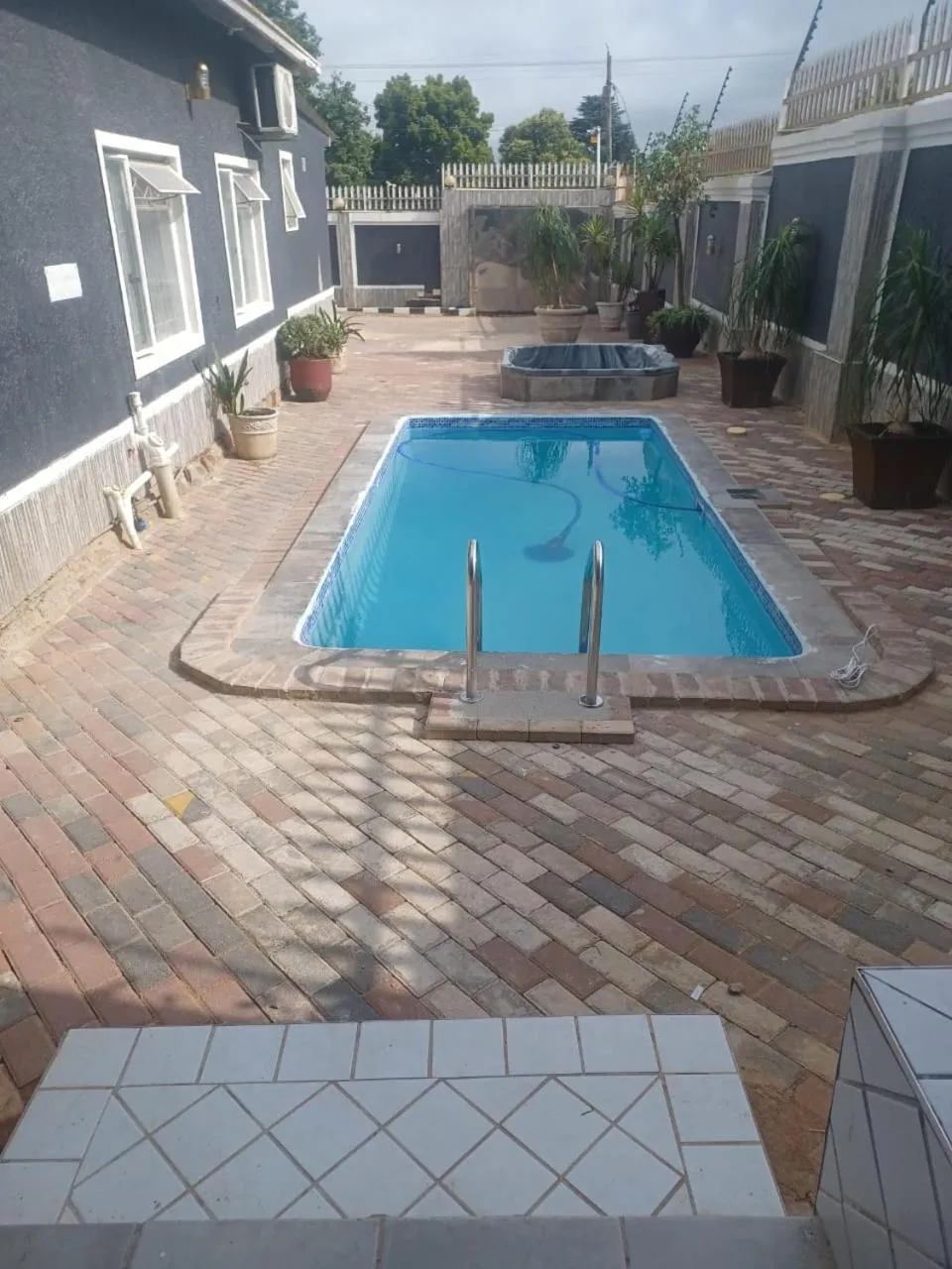 Swimming pool in Gold Crown International Hotel Johannesburg