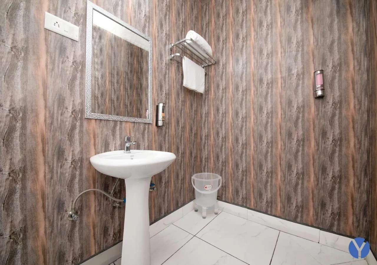 Bathroom in The Yakshaa Neelkanth