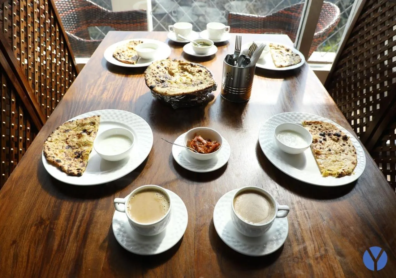 Food and drinks in The Yakshaa Neelkanth