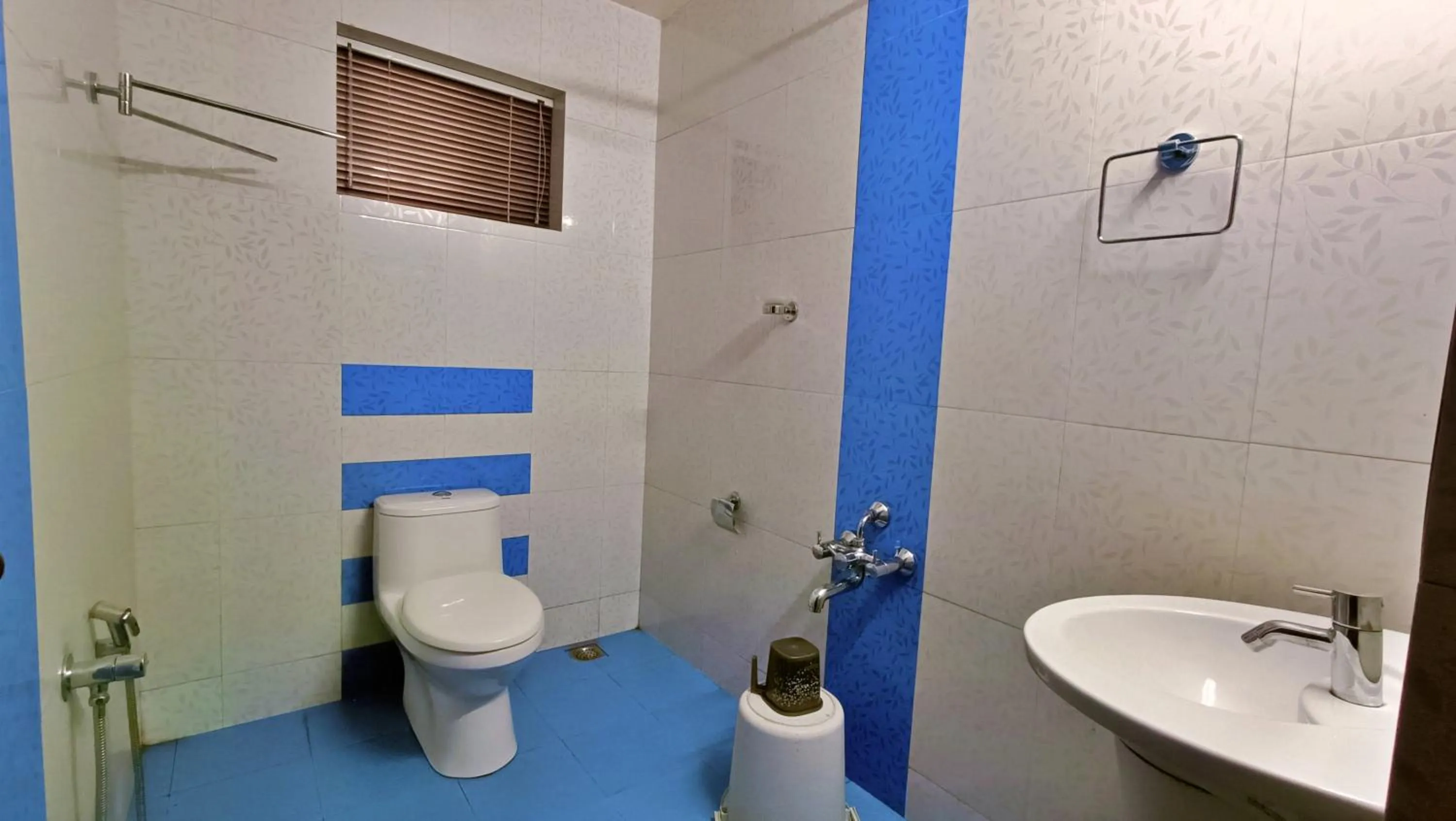 Toilet in Adrak Mountain Mist Forest Resort