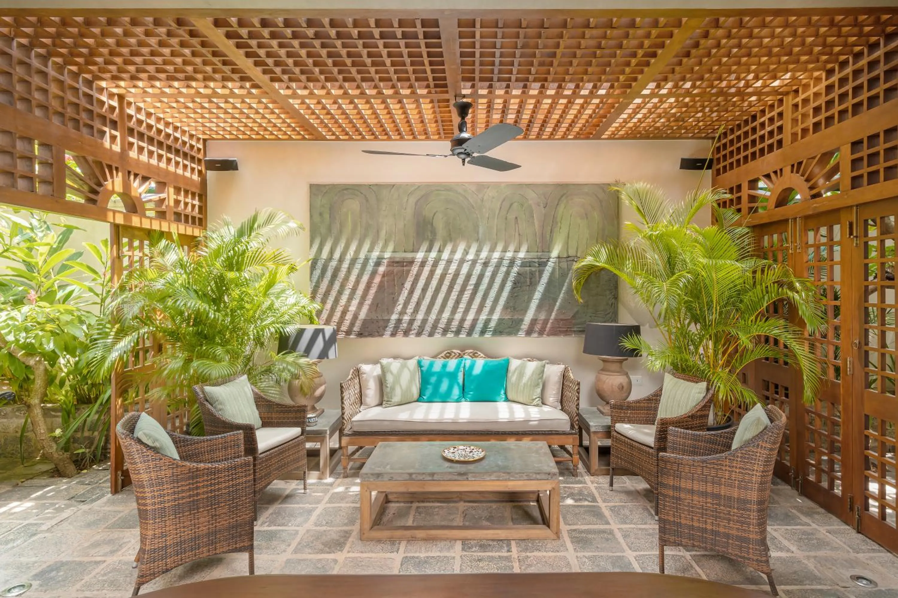 Seating area in Ishq Colombo