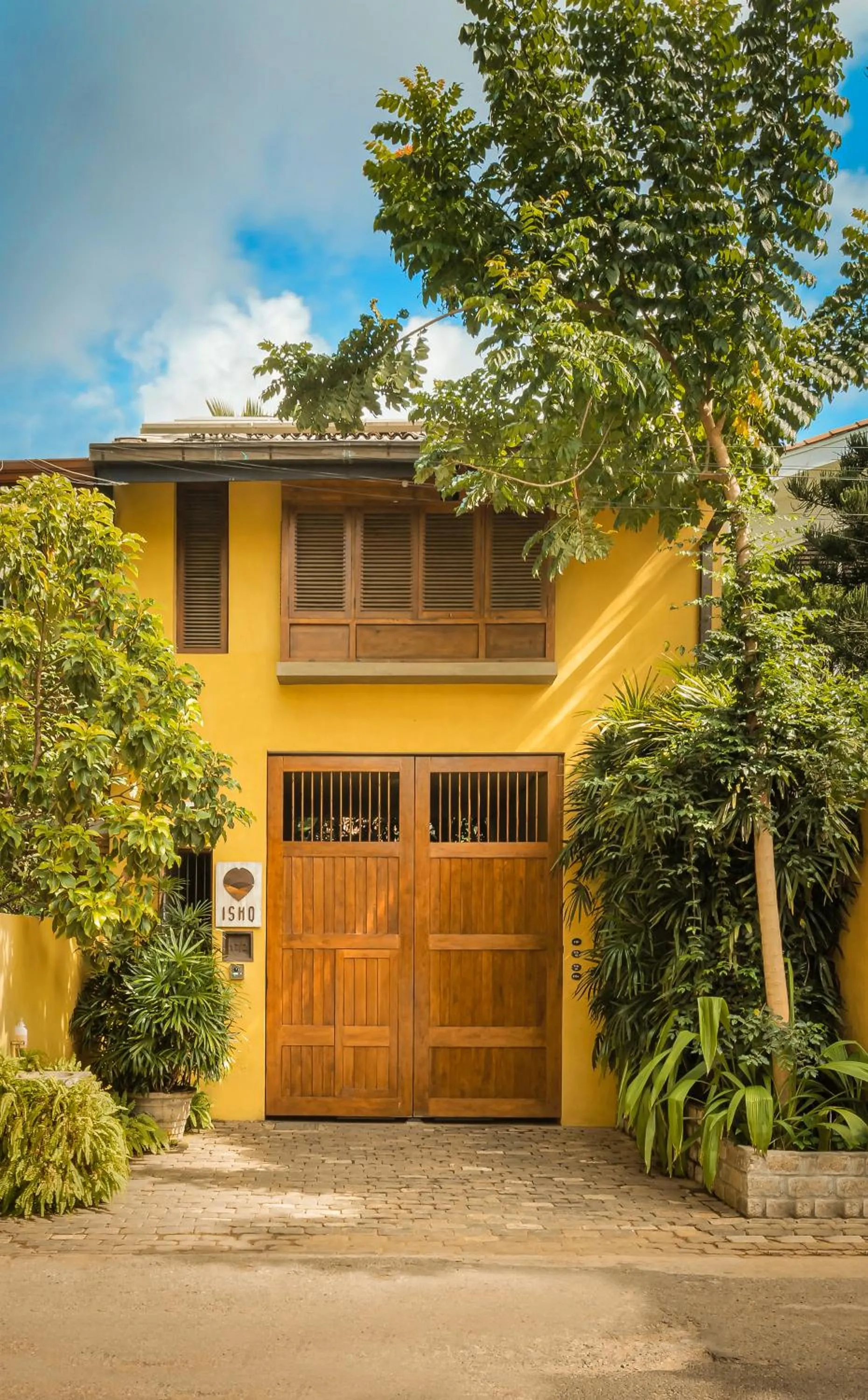 Facade/entrance in Ishq Colombo