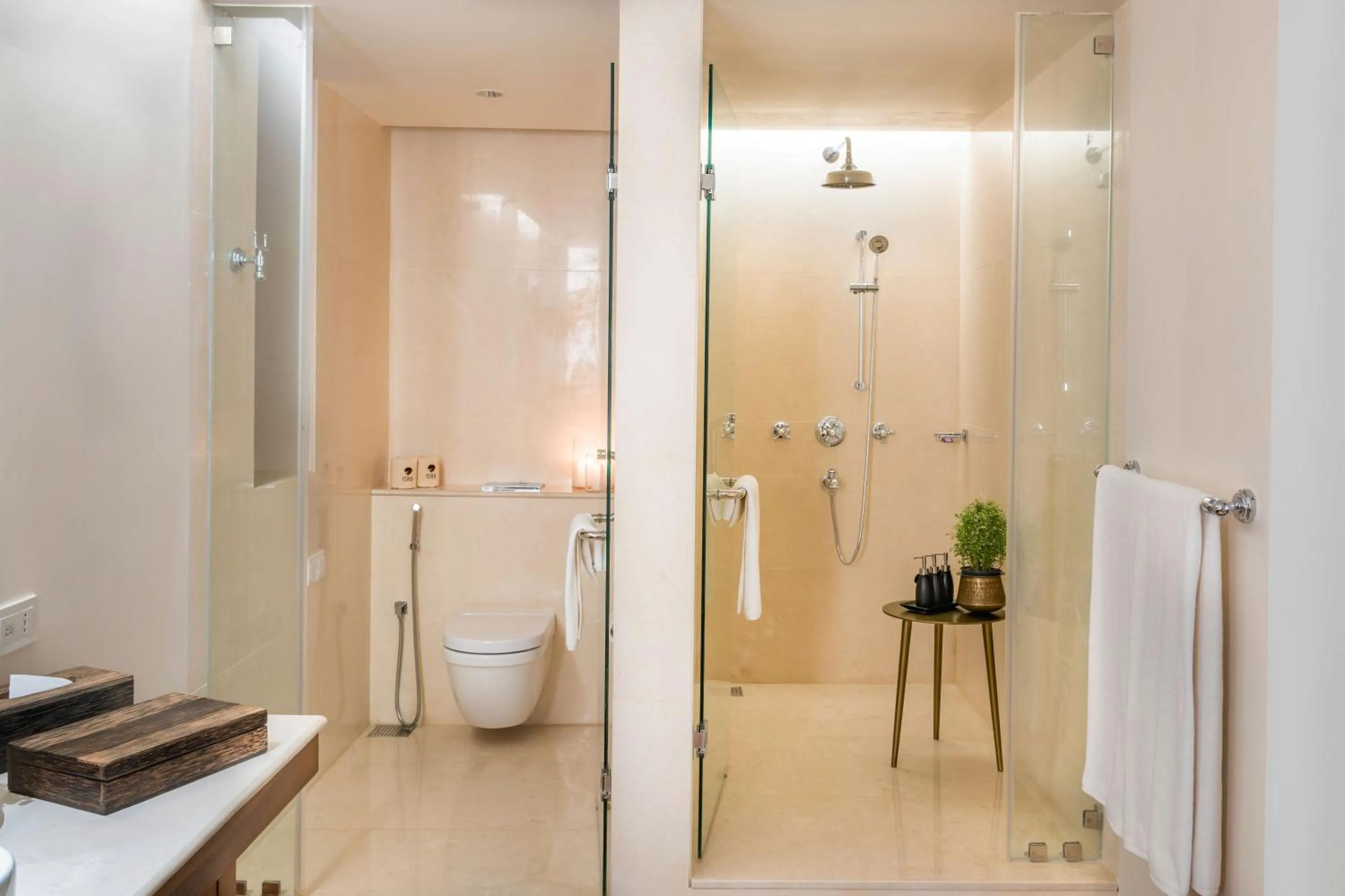 Bathroom in Ishq Colombo