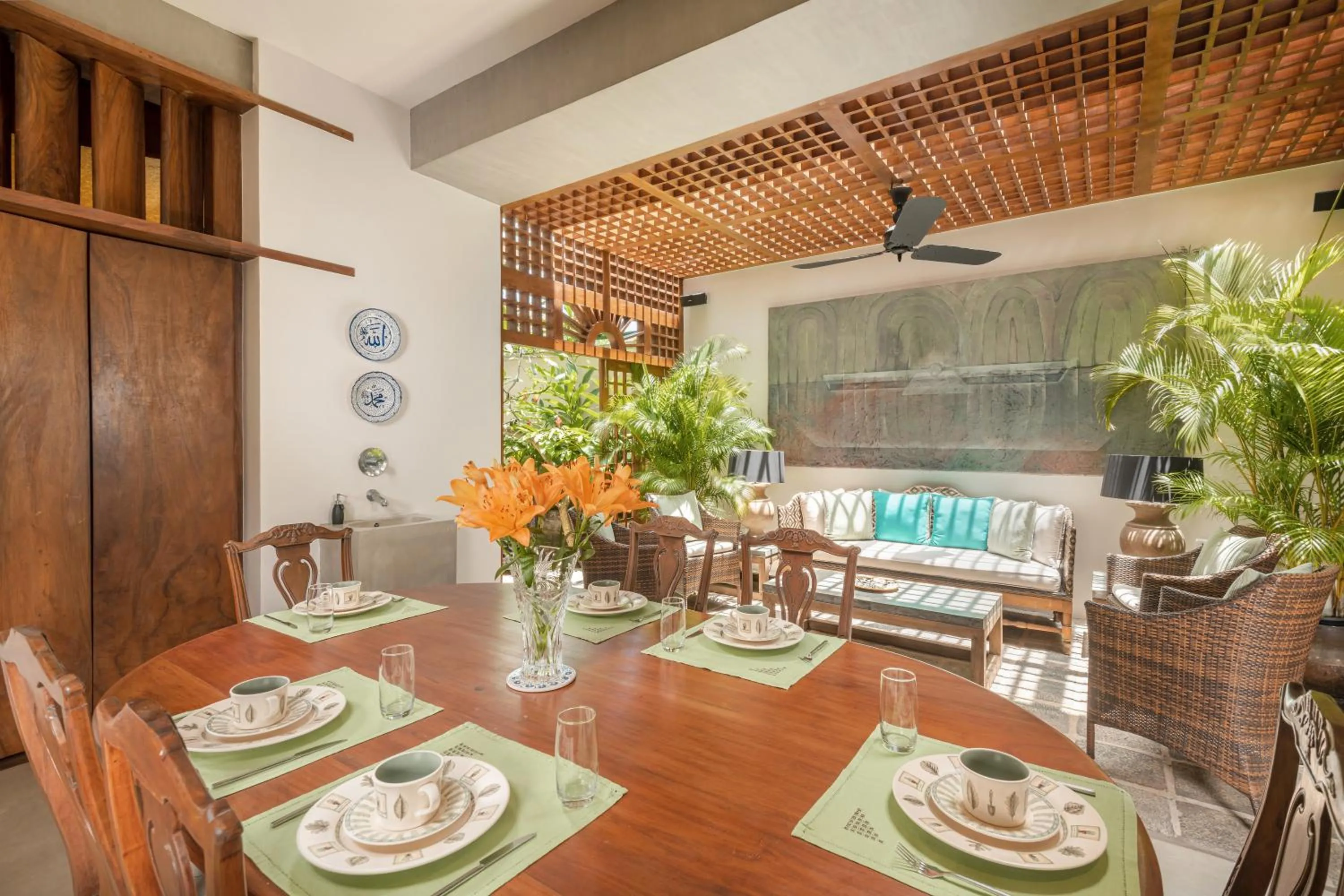 Seating area in Ishq Colombo