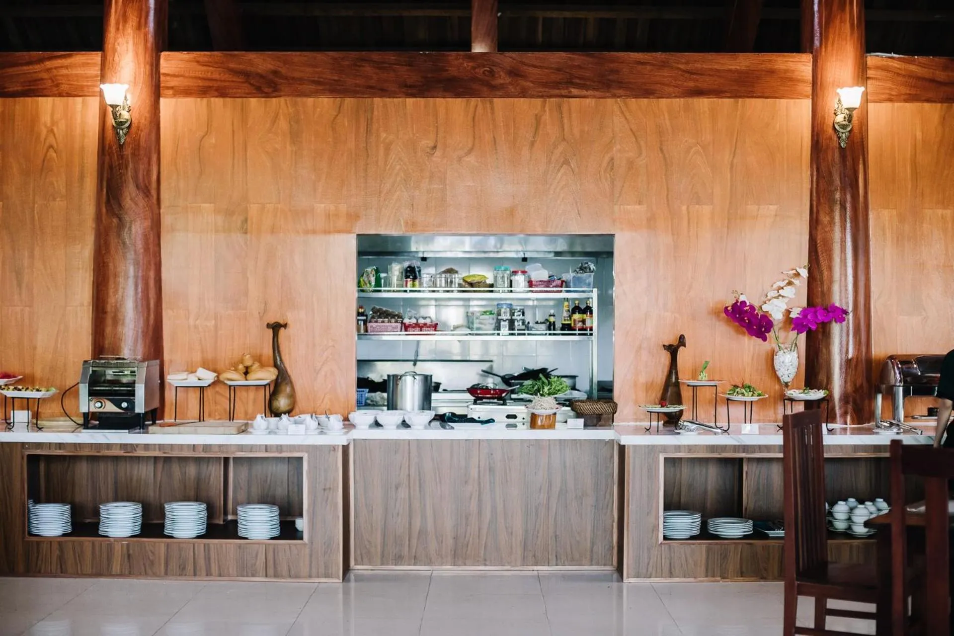 Restaurant/places to eat in Santa Garden Resort