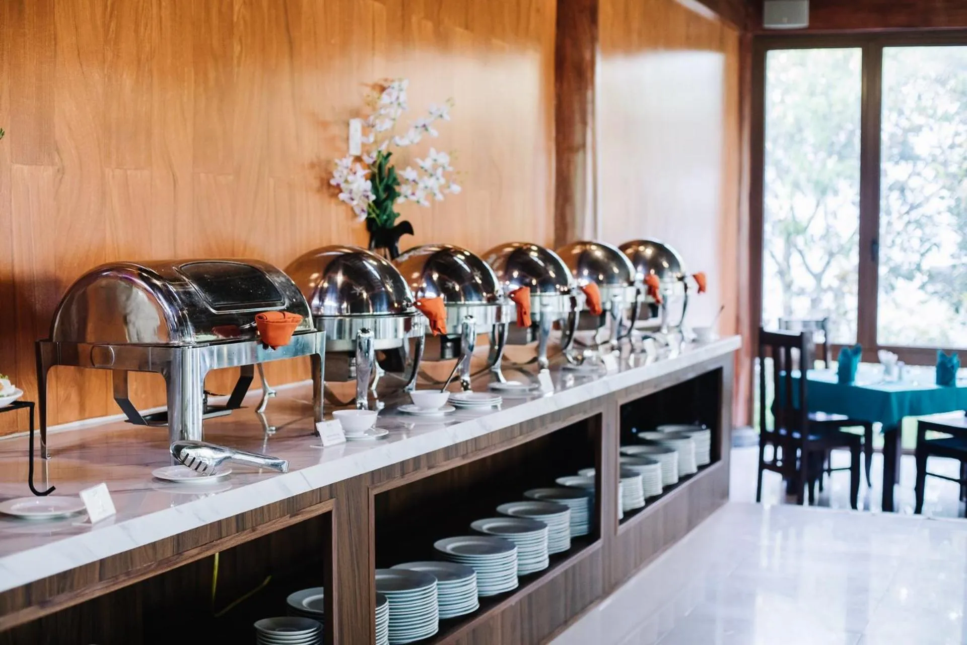 Restaurant/places to eat in Santa Garden Resort