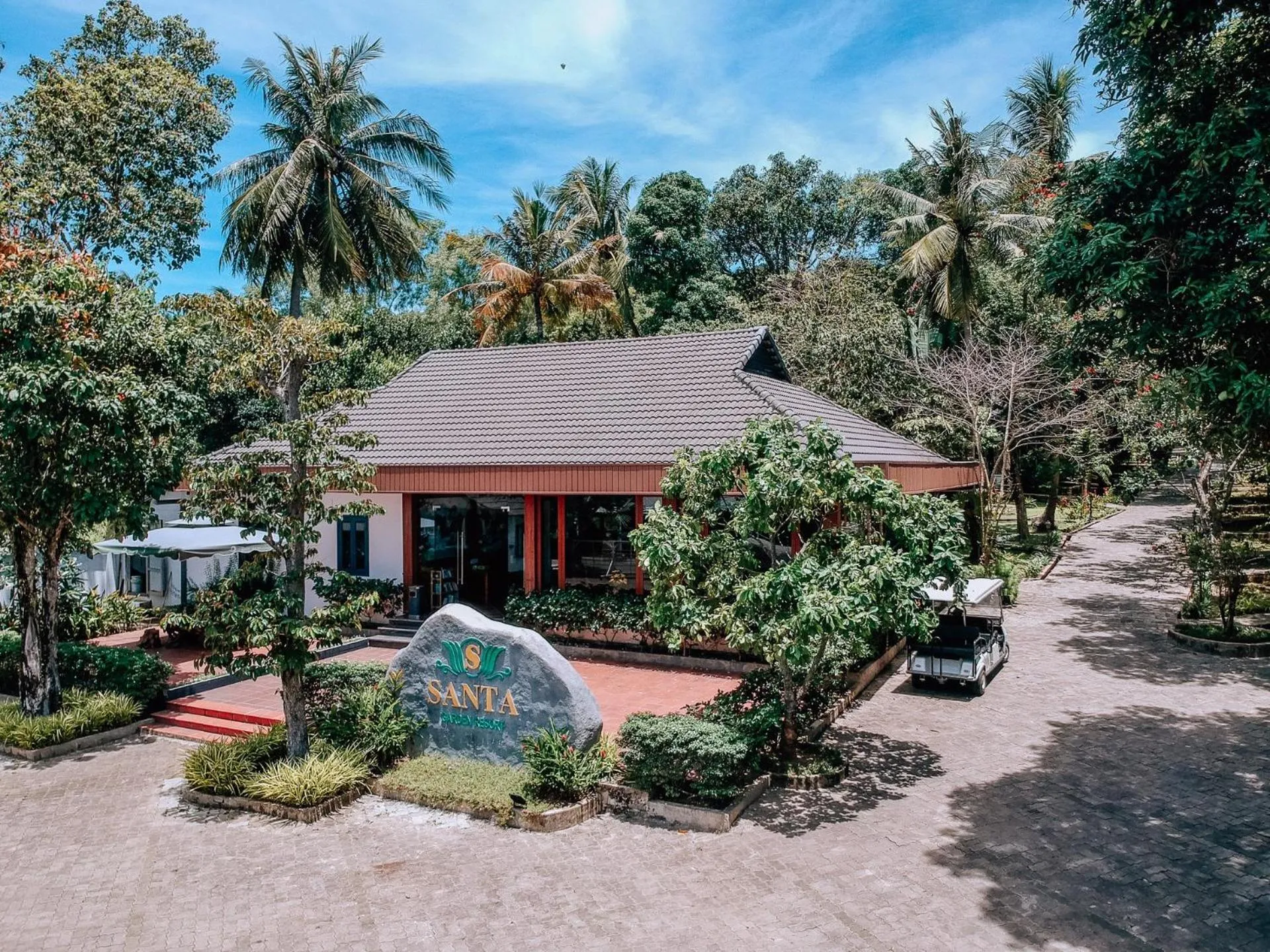 Property building in Santa Garden Resort