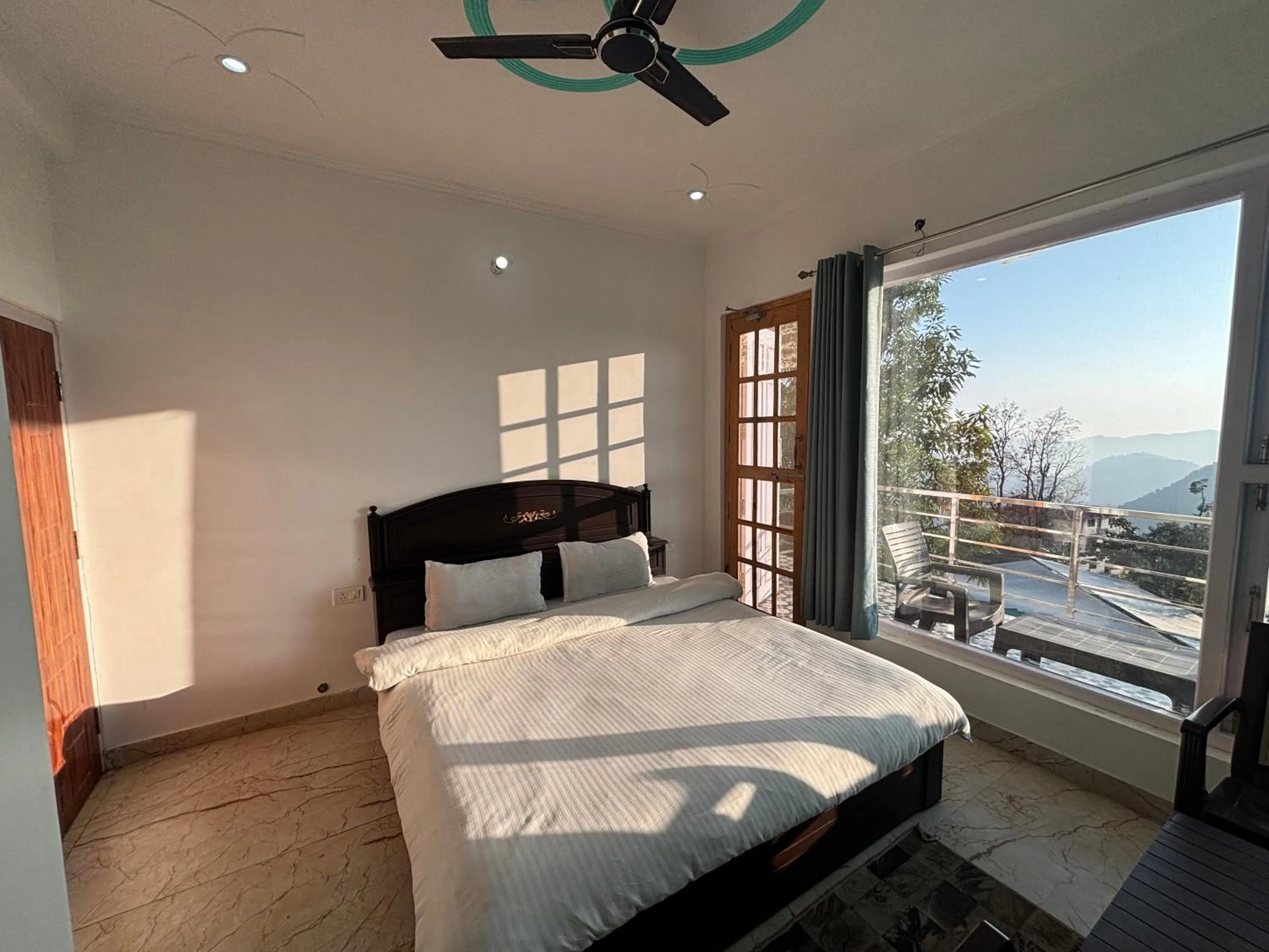 Bed in Hotel Goludev Valley View