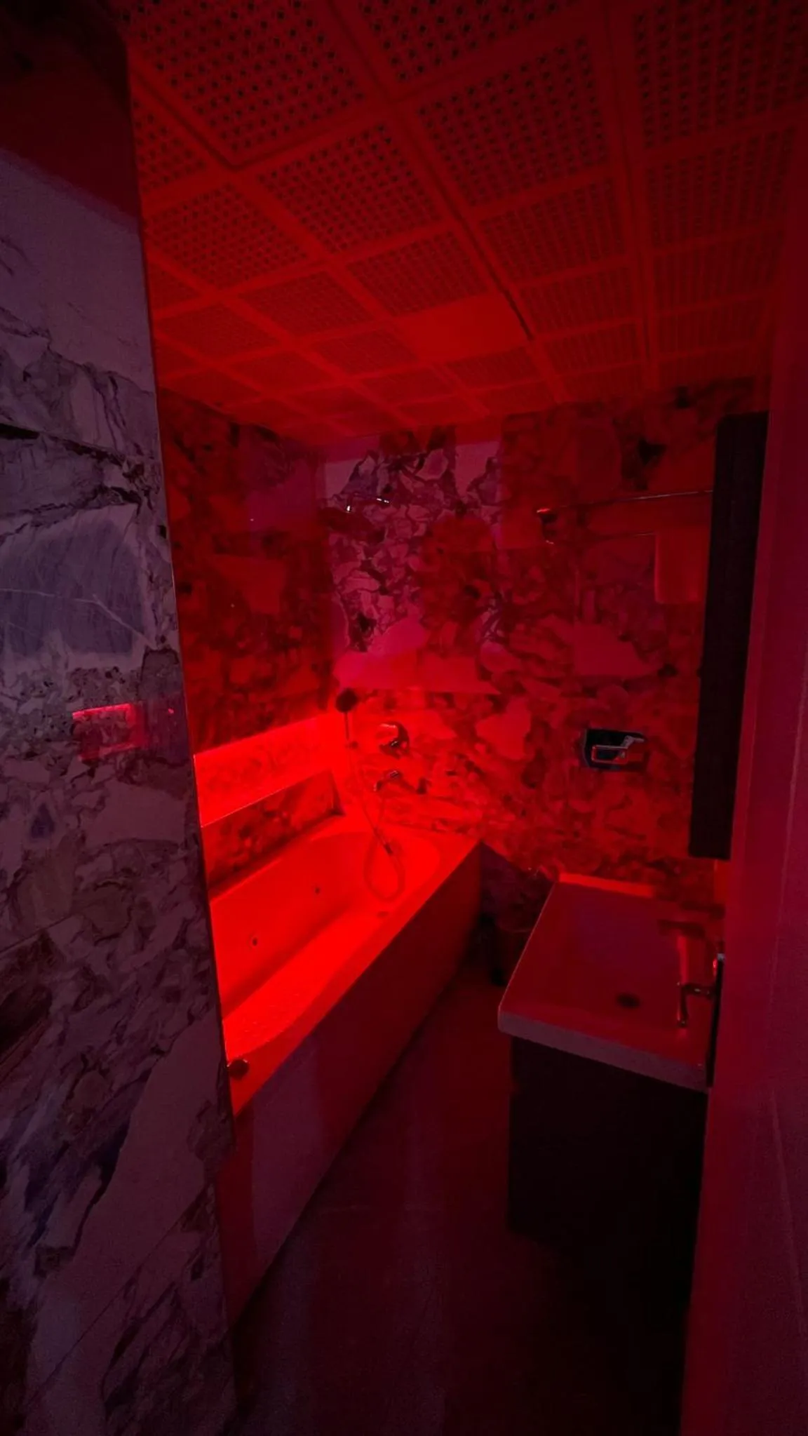 Bathroom in Mr Crane Hotel