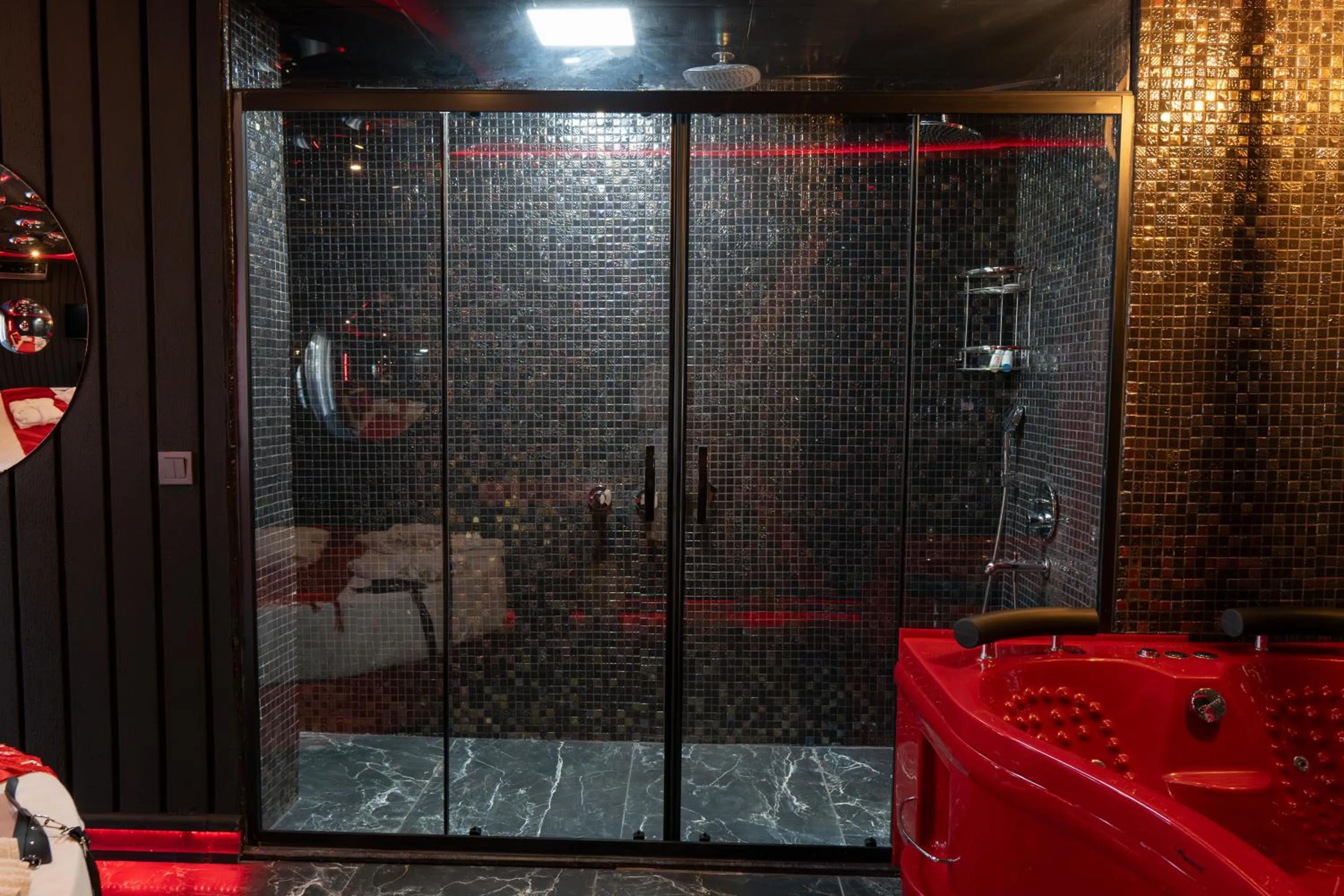 Shower in Mr Crane Hotel