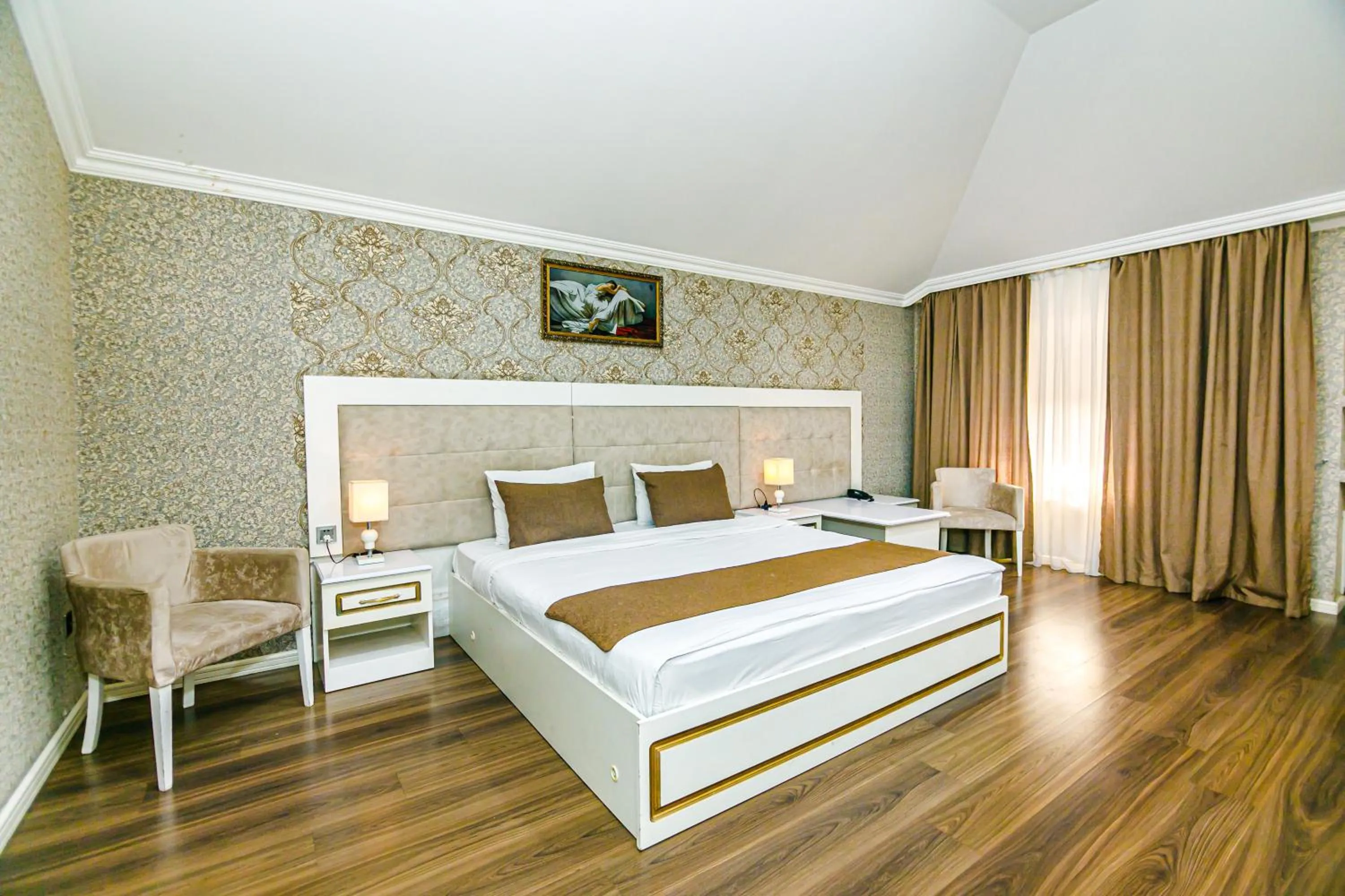 Bedroom, Bed in Maris Hotel Baku