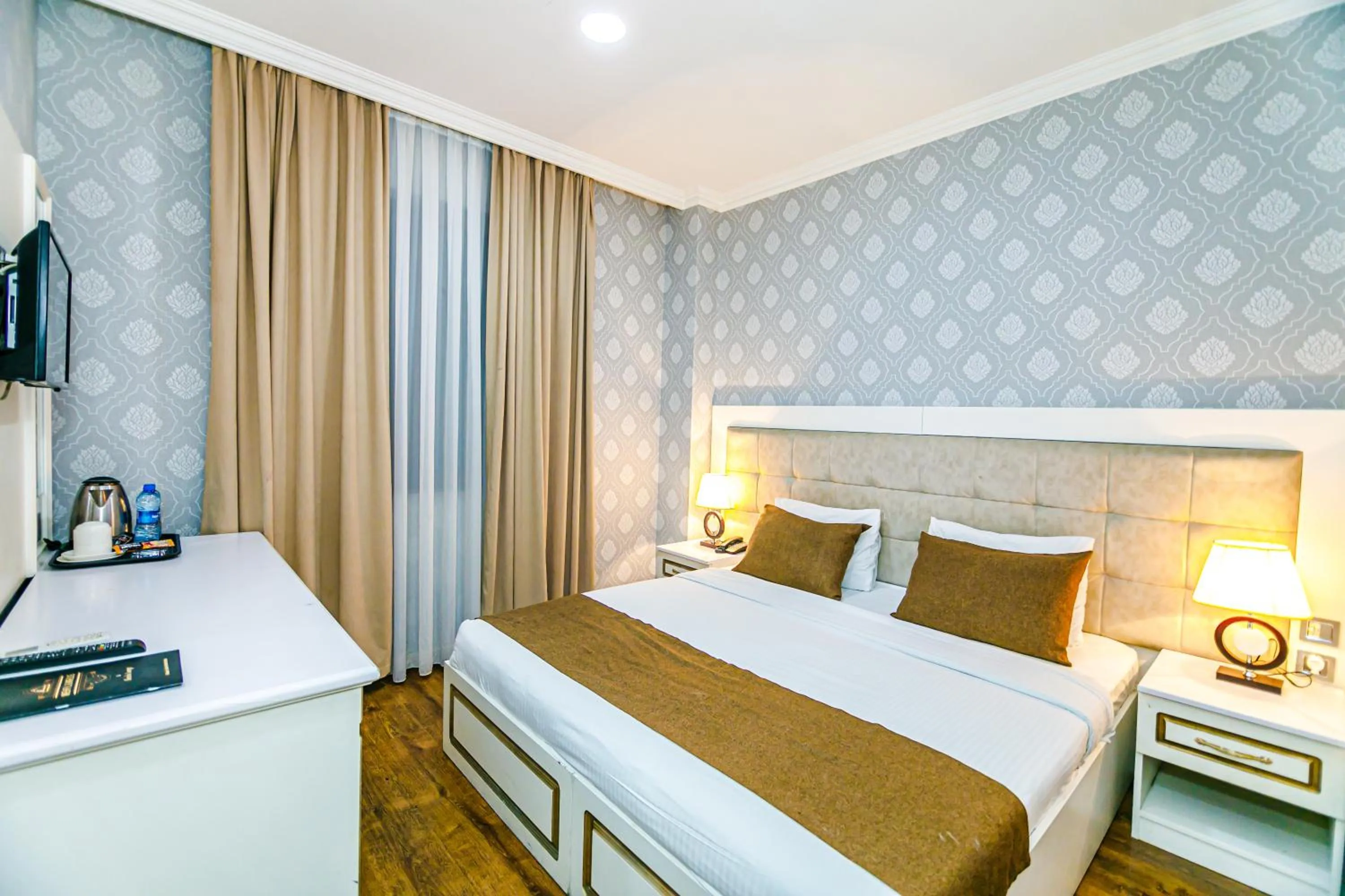 Bedroom, Bed in Maris Hotel Baku