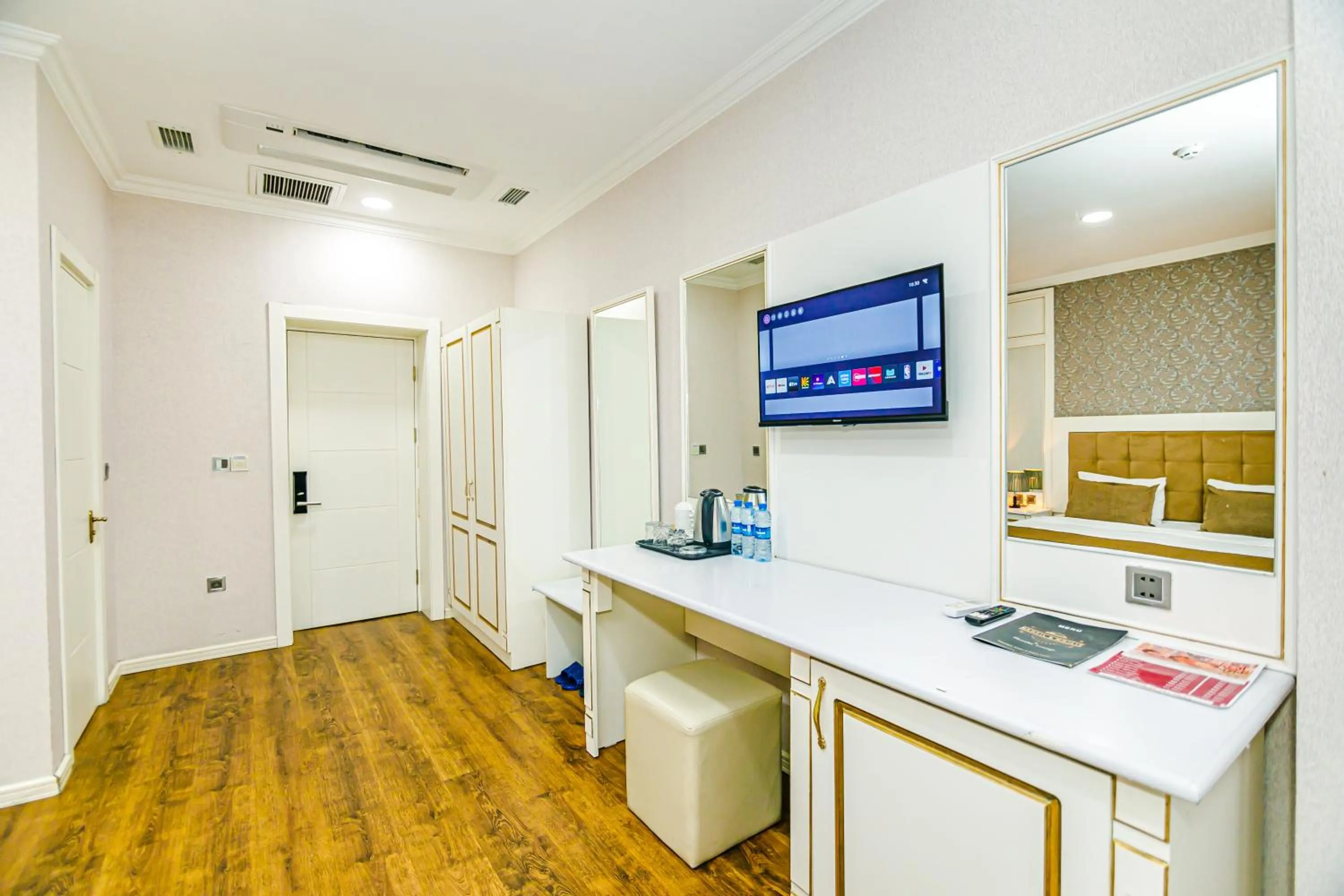 TV and multimedia in Maris Hotel Baku