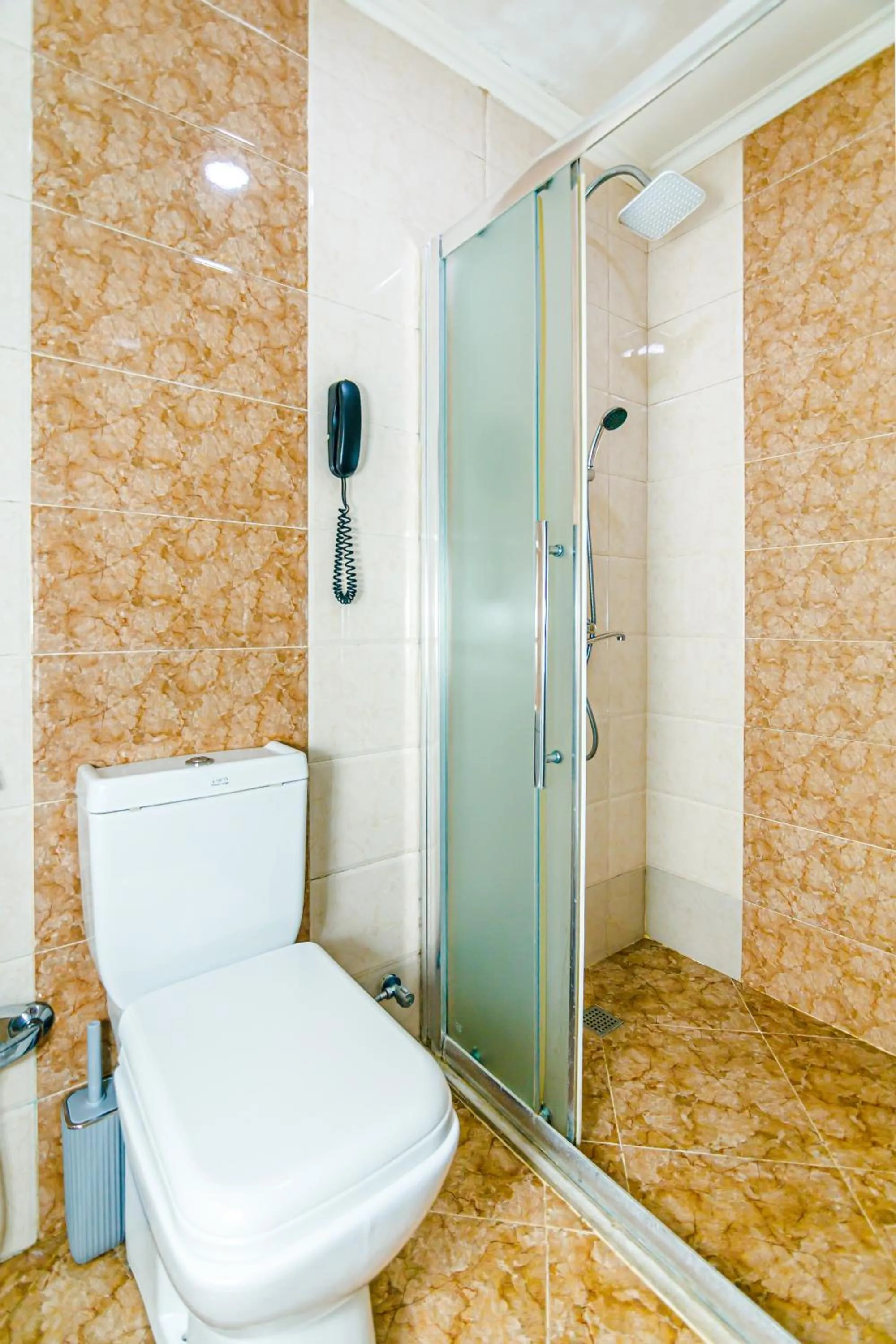 Toilet in Maris Hotel Baku