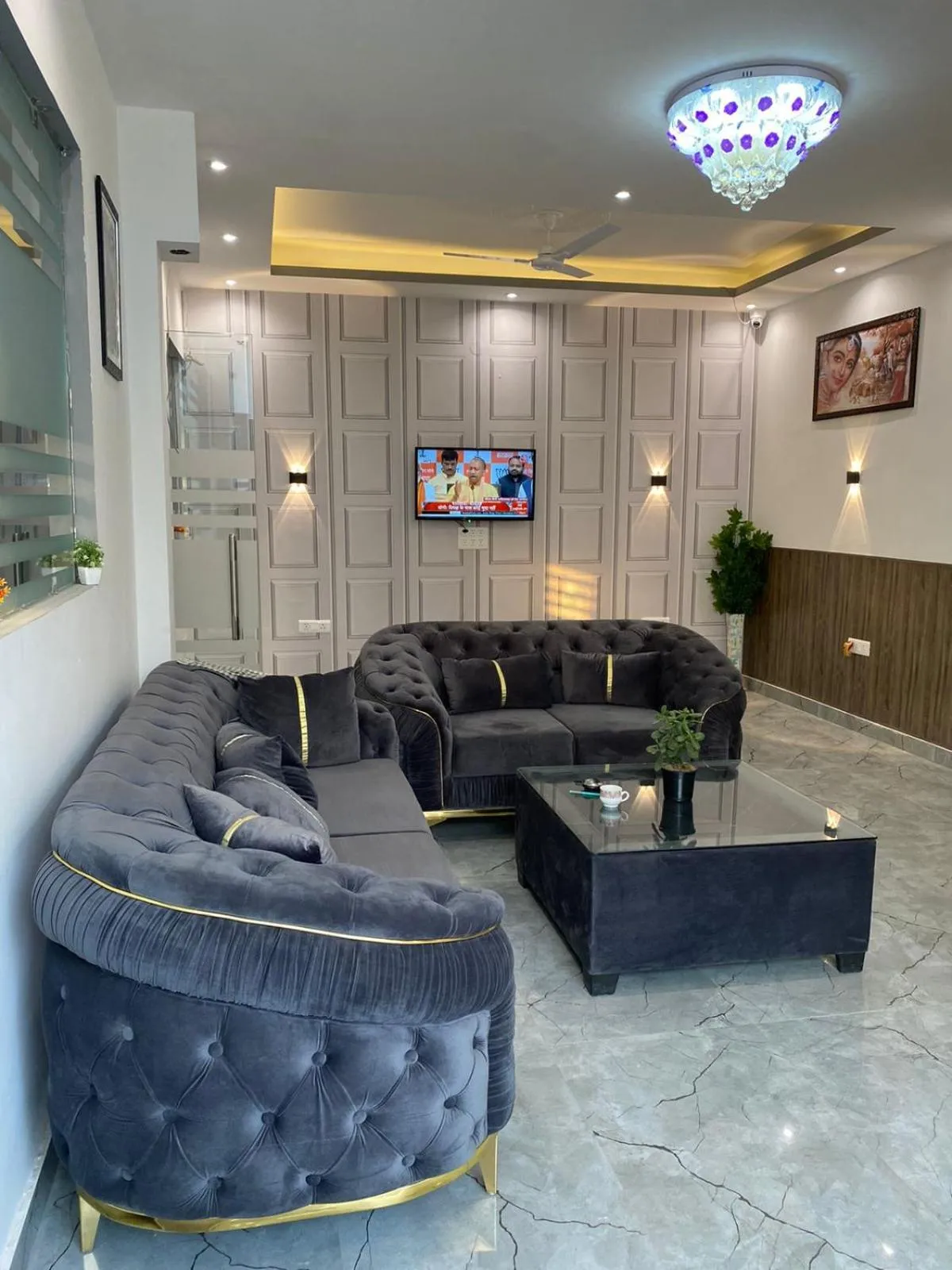 Living room in Crescent Inn