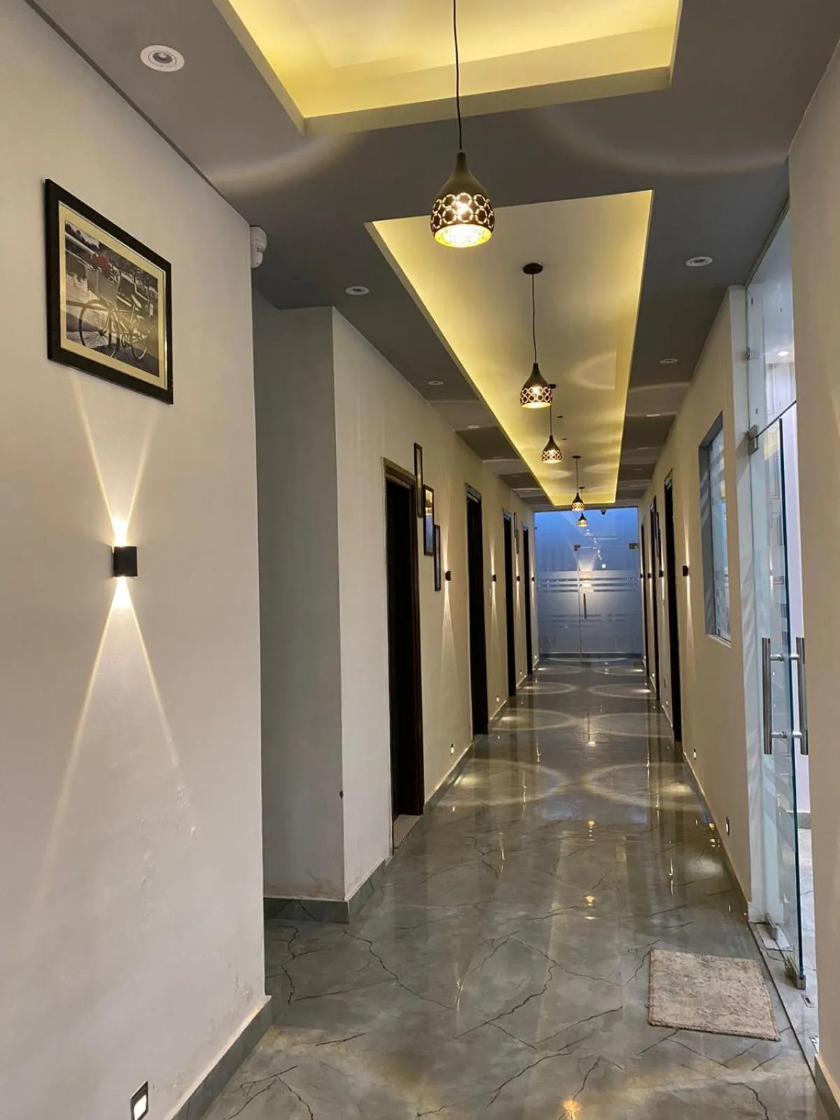 Lobby or reception in Crescent Inn