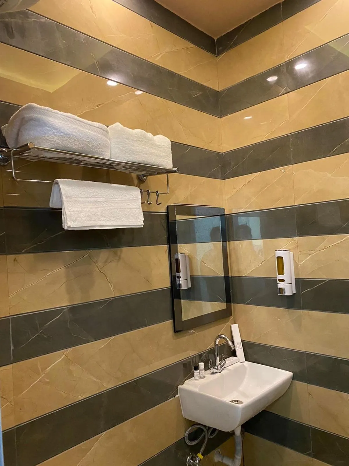 Bathroom in Crescent Inn