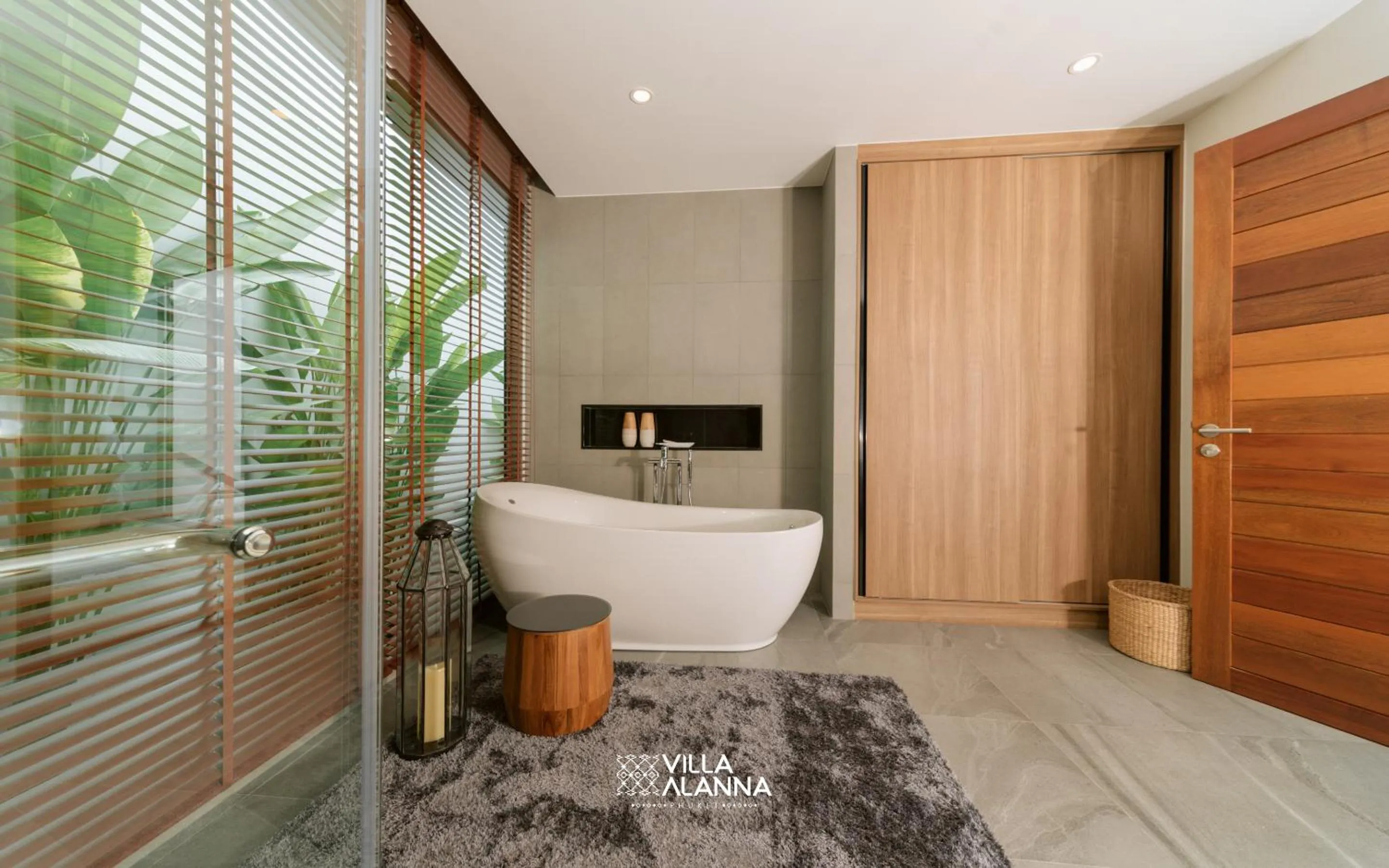 Shower in Villa Alanna Phuket